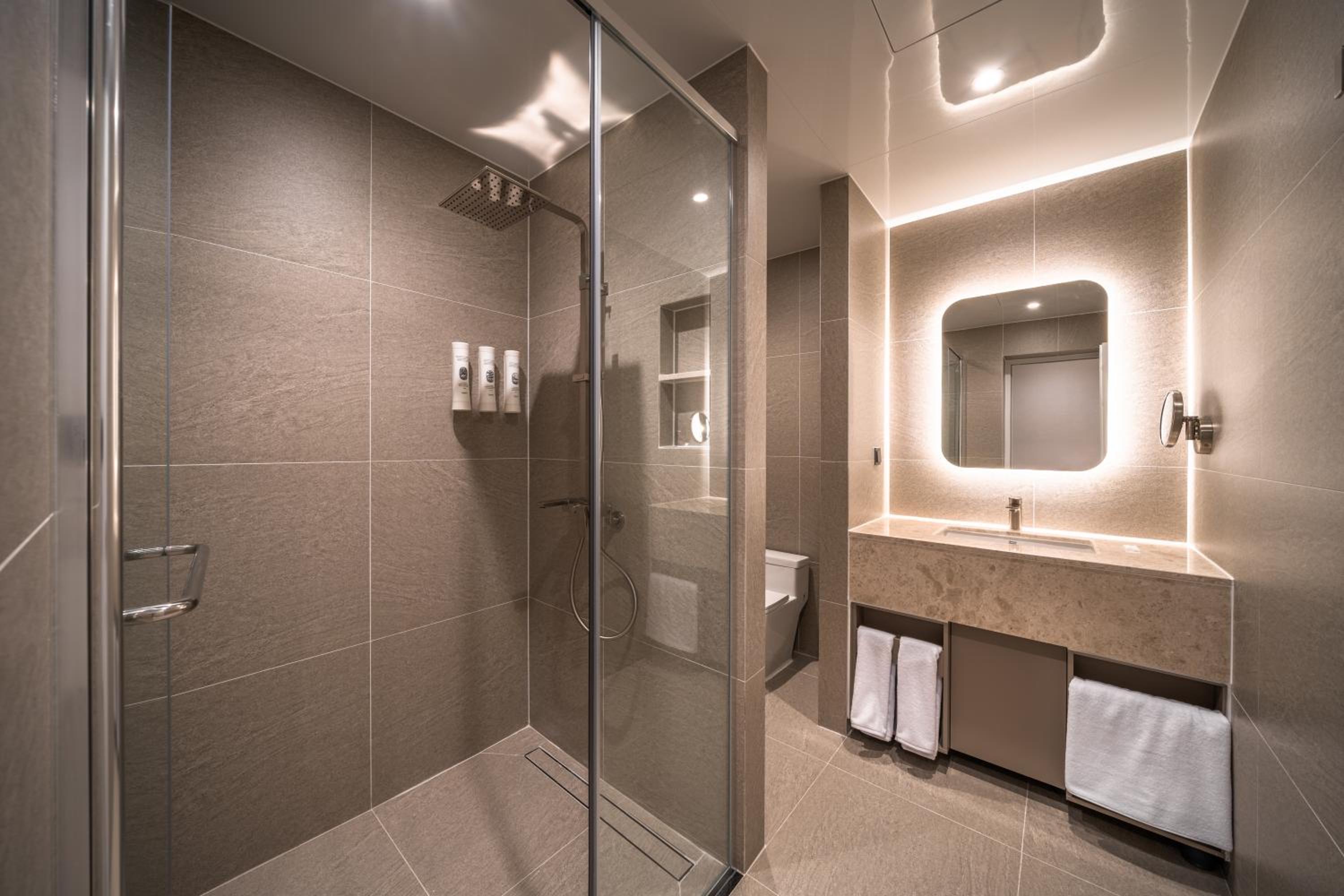 Standard Twin Room - Photo 3