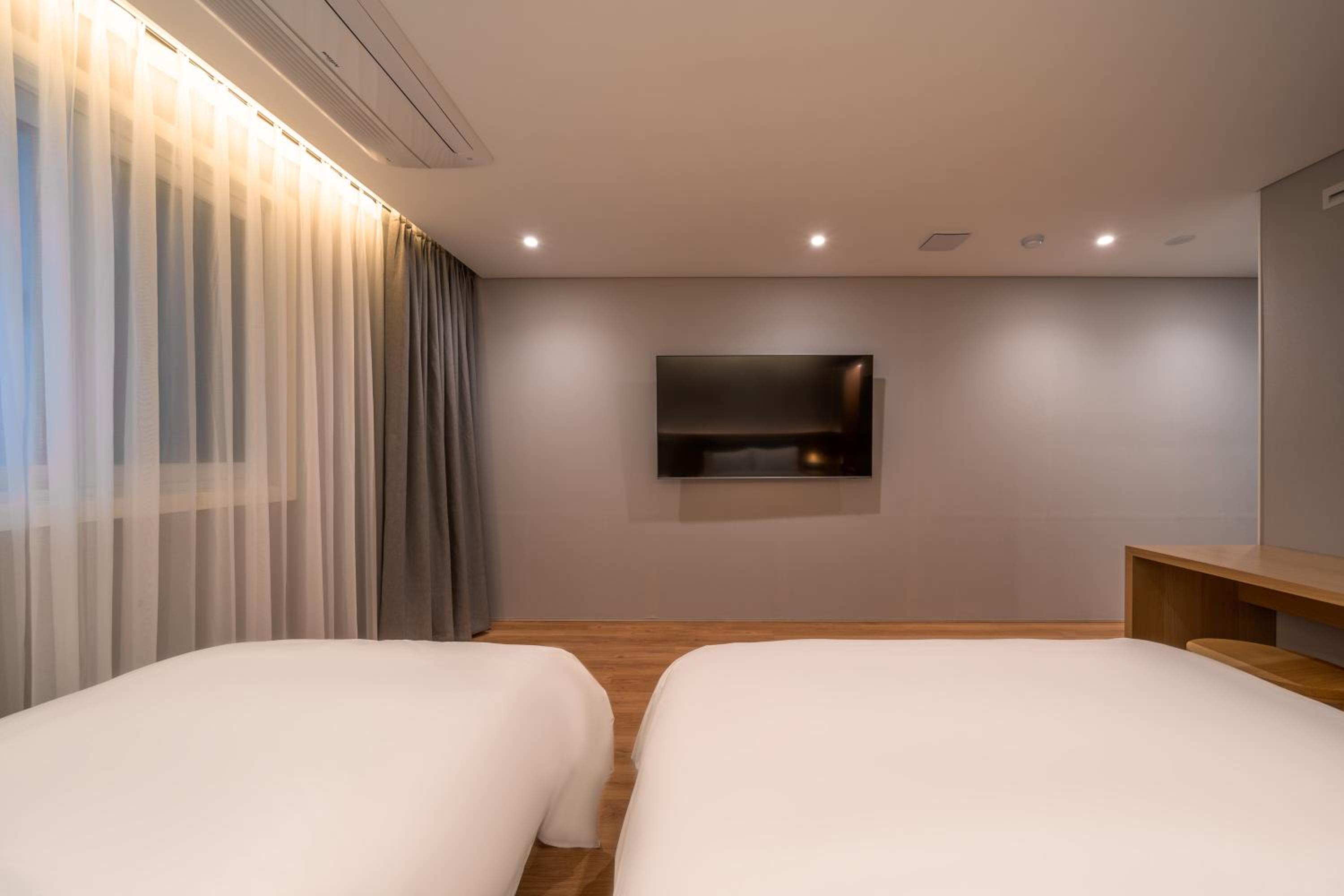 Deluxe Twin Room - Photo 5