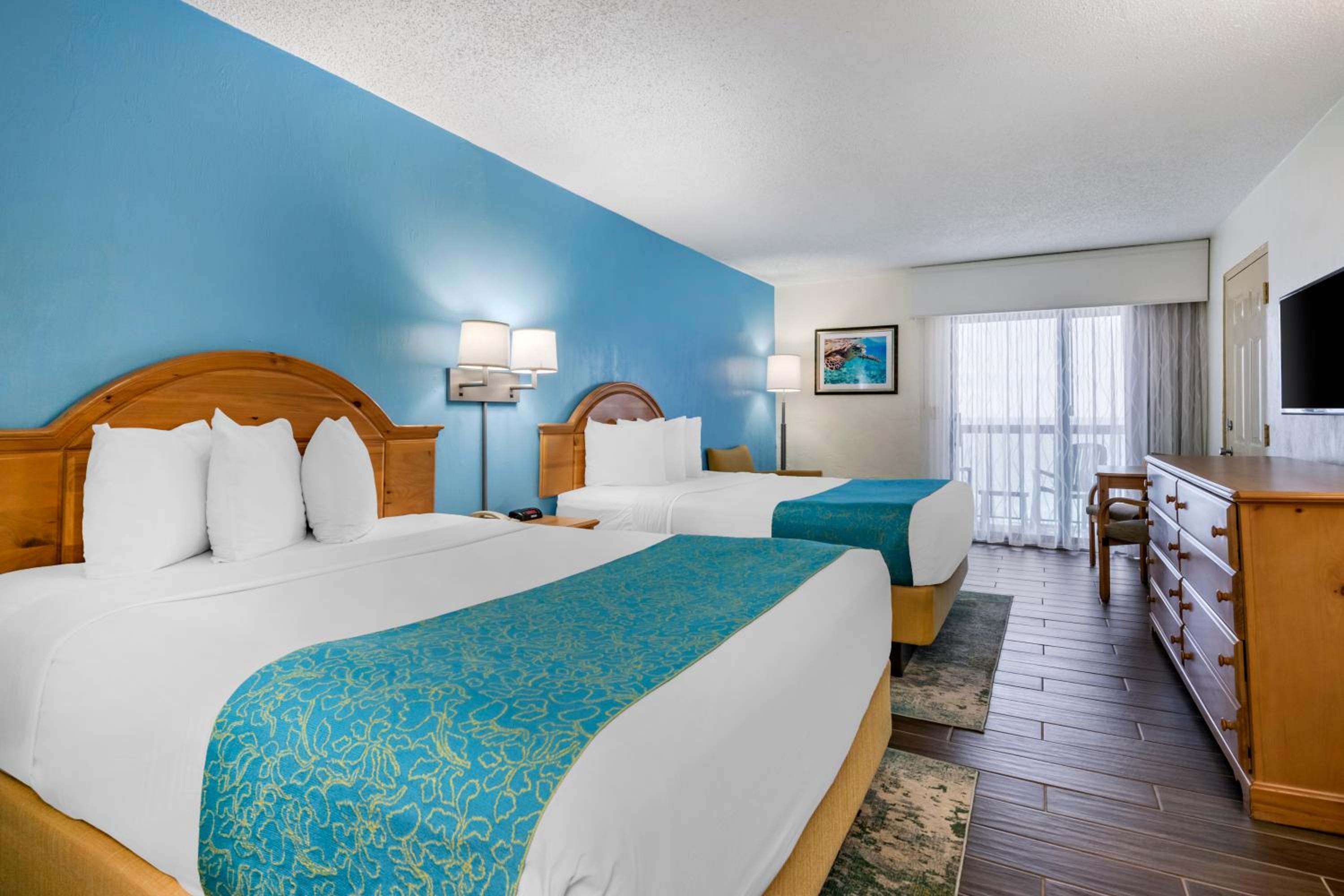 Executive Oceanfront Efficiency with Two Queen Beds - Top Floor