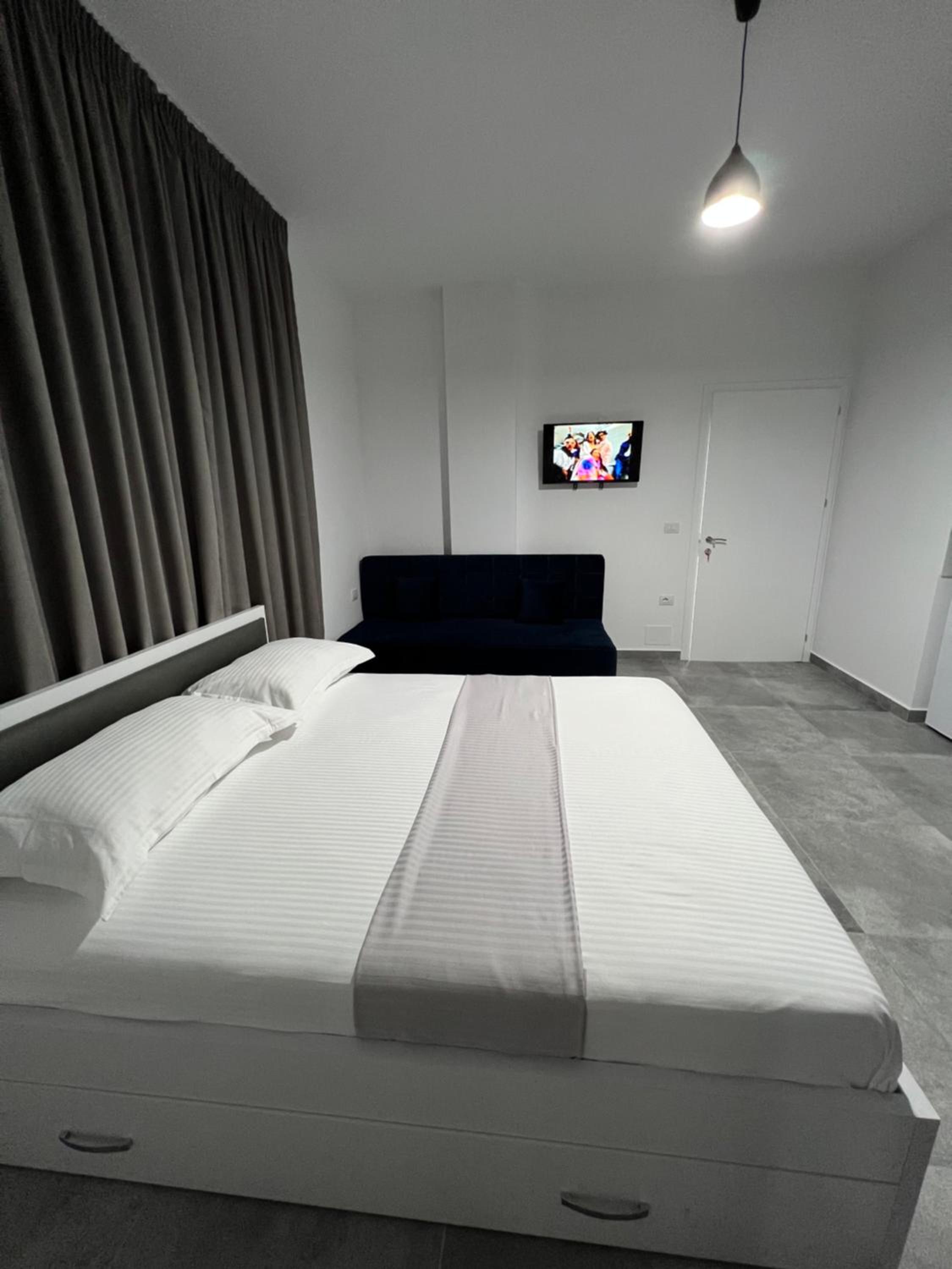 Studio Apartment photo 2