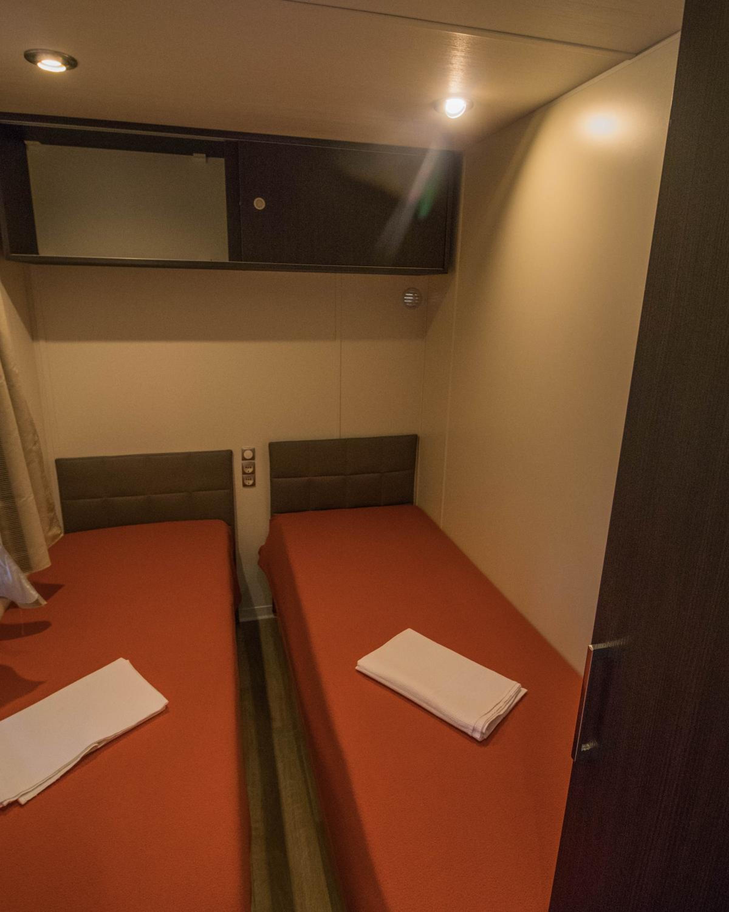 Mobile Home - Photo 19