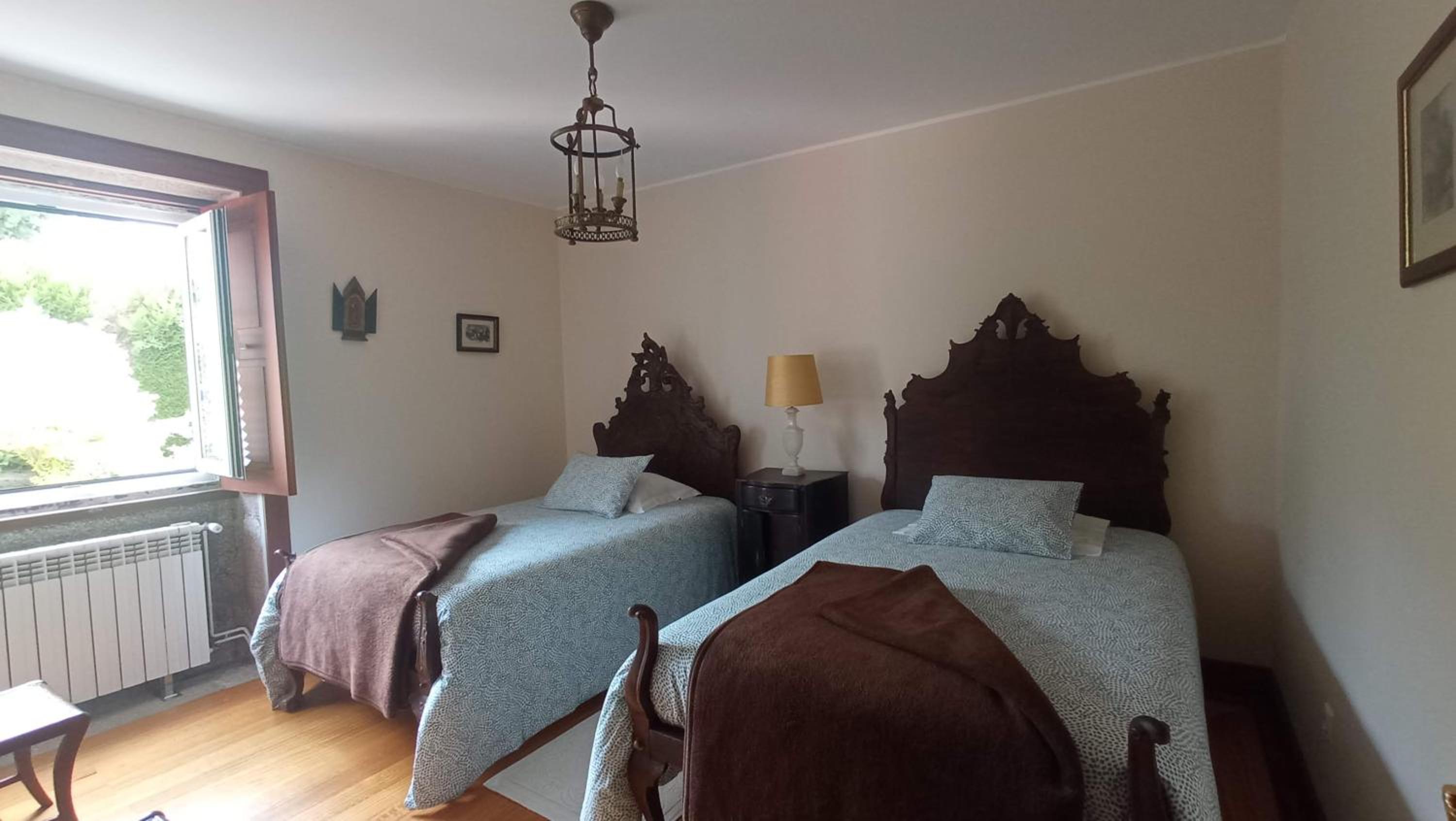 Twin Room with Private Bathroom - Photo 1