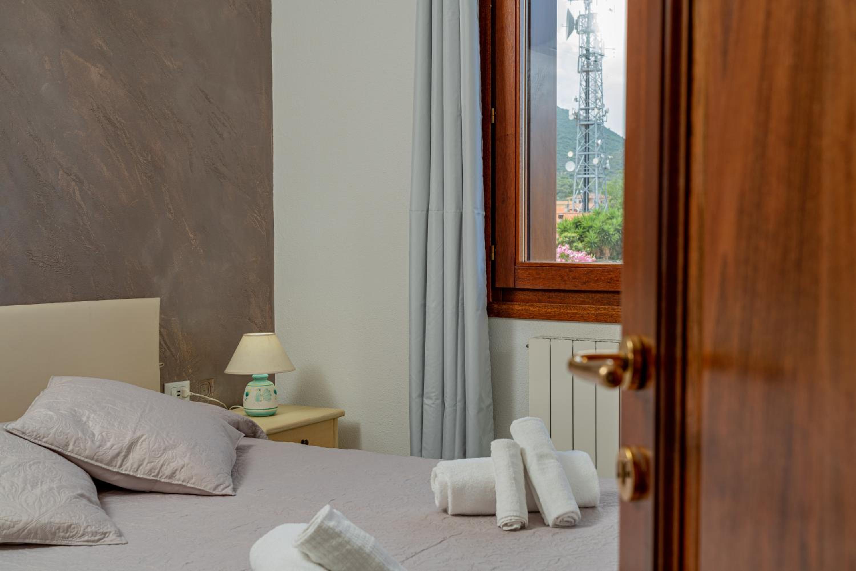 Quadruple Room with Balcony photo 3