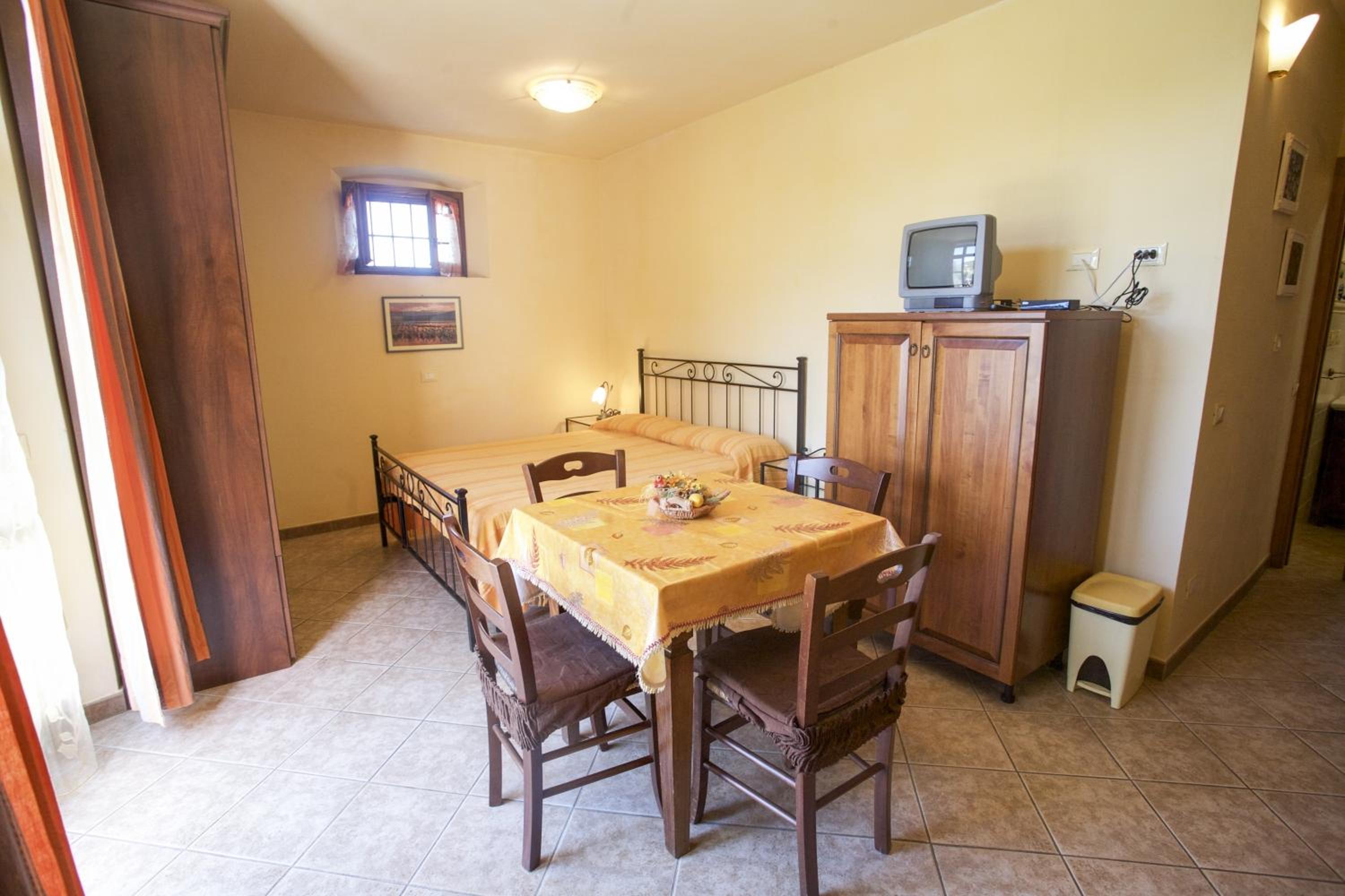 Studio Apartment photo 1