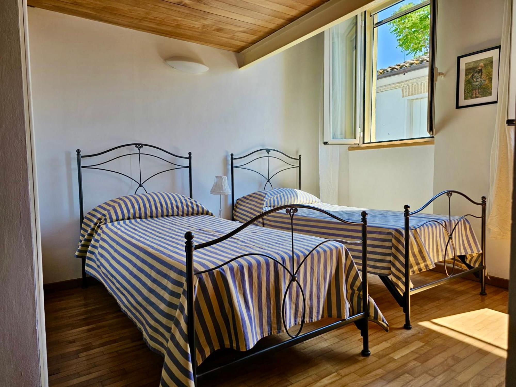 Three-Bedroom Apartment with View photo 3