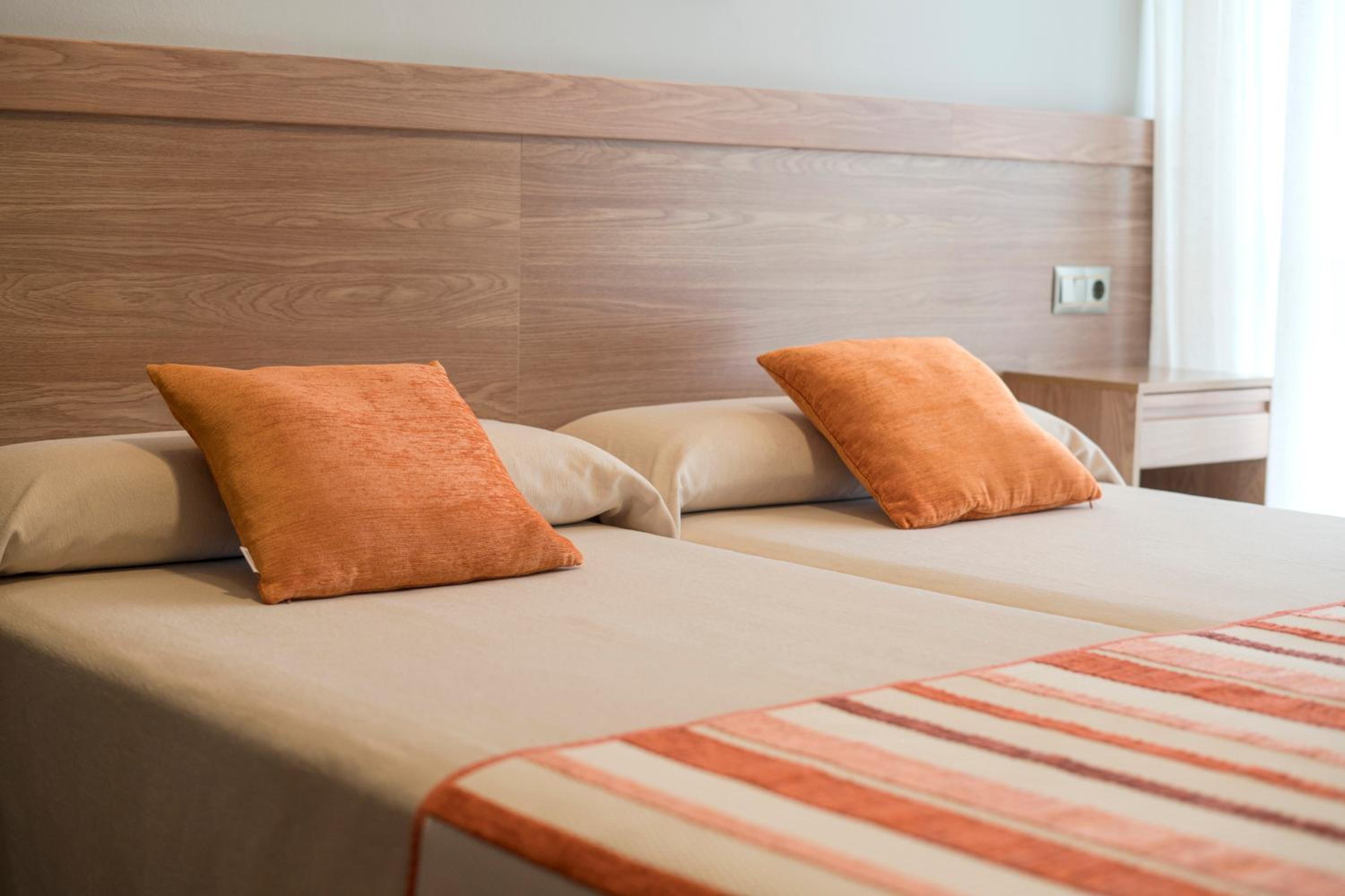 Deluxe Double or Twin Room with Balcony photo 3
