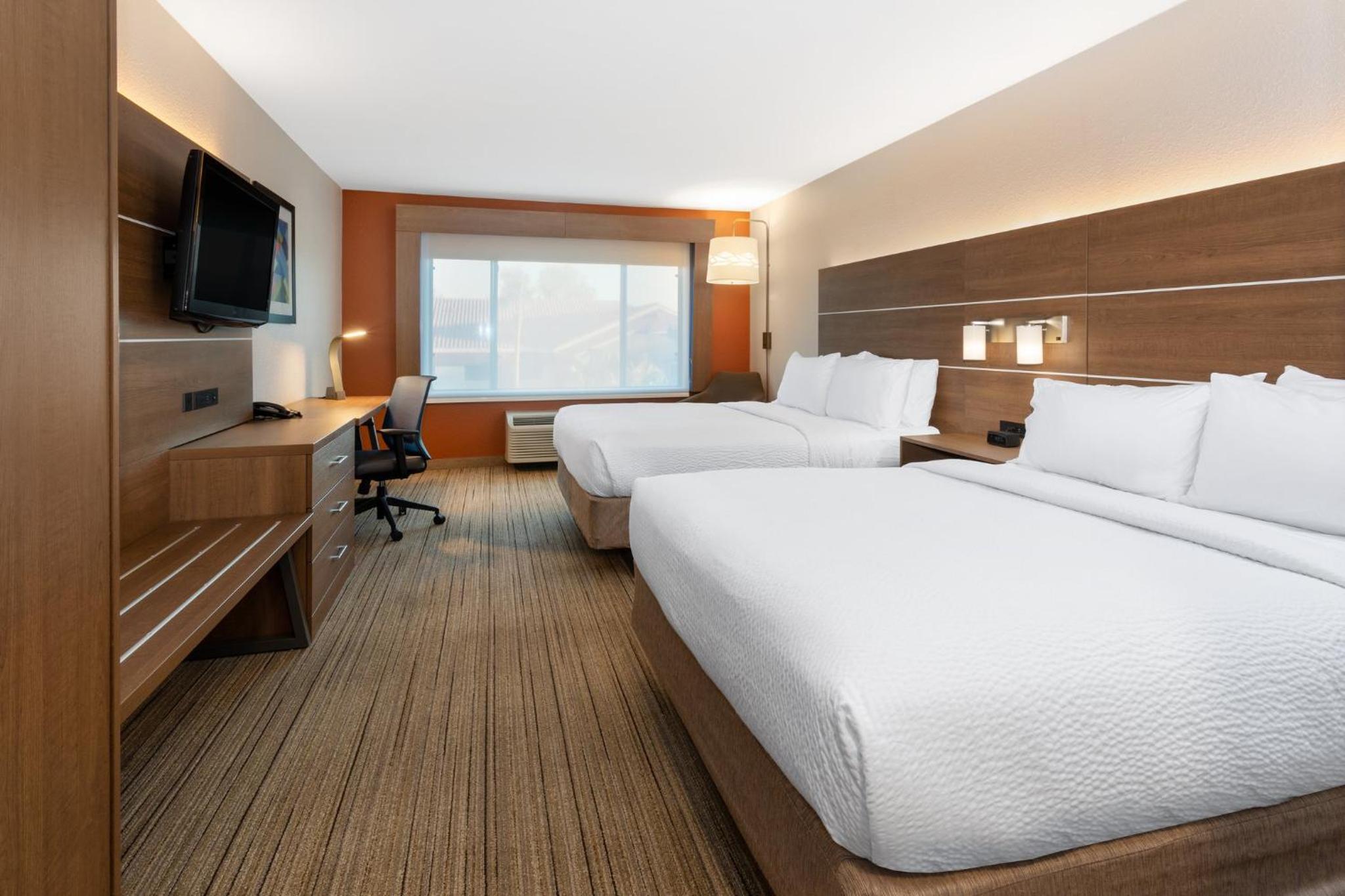 Twin Room - Mobility Access - Photo 7