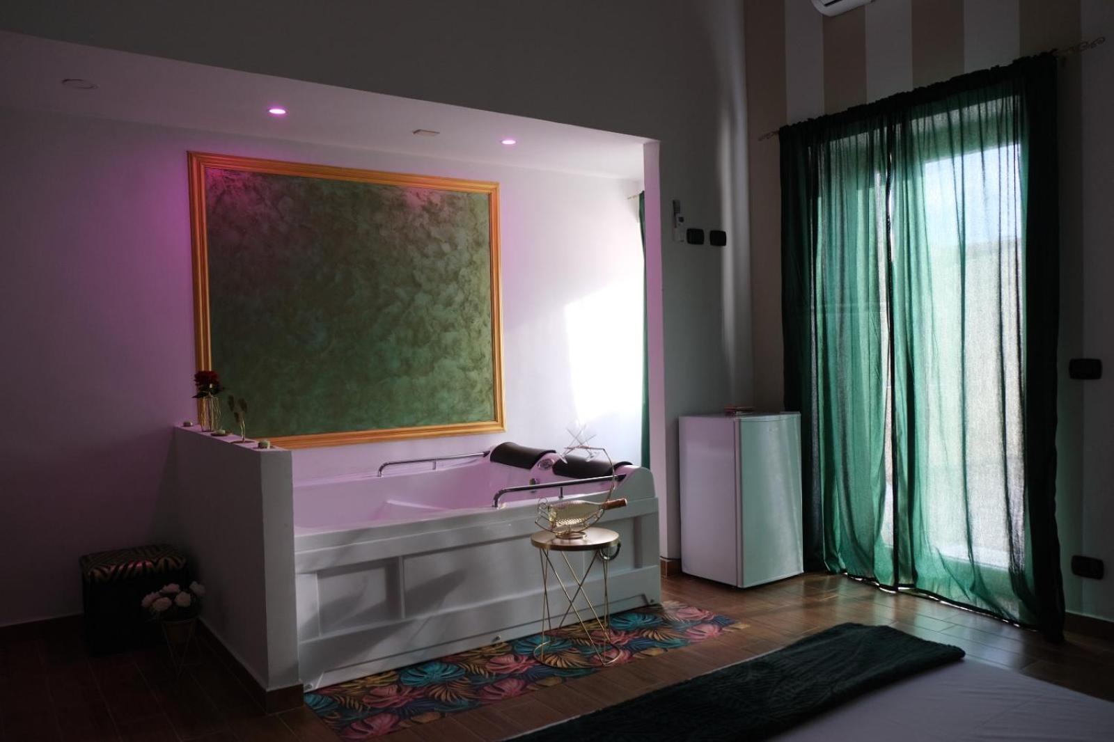 Deluxe Suite With Spa Bath photo 2