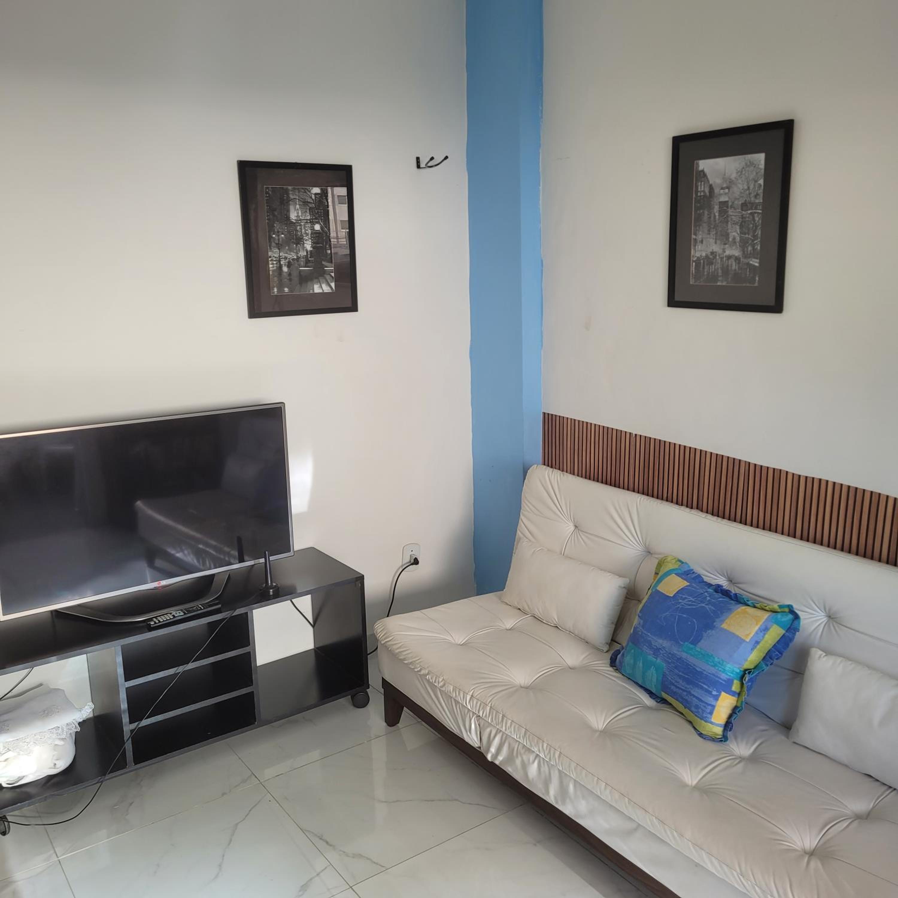 Apartment with Balcony photo 3