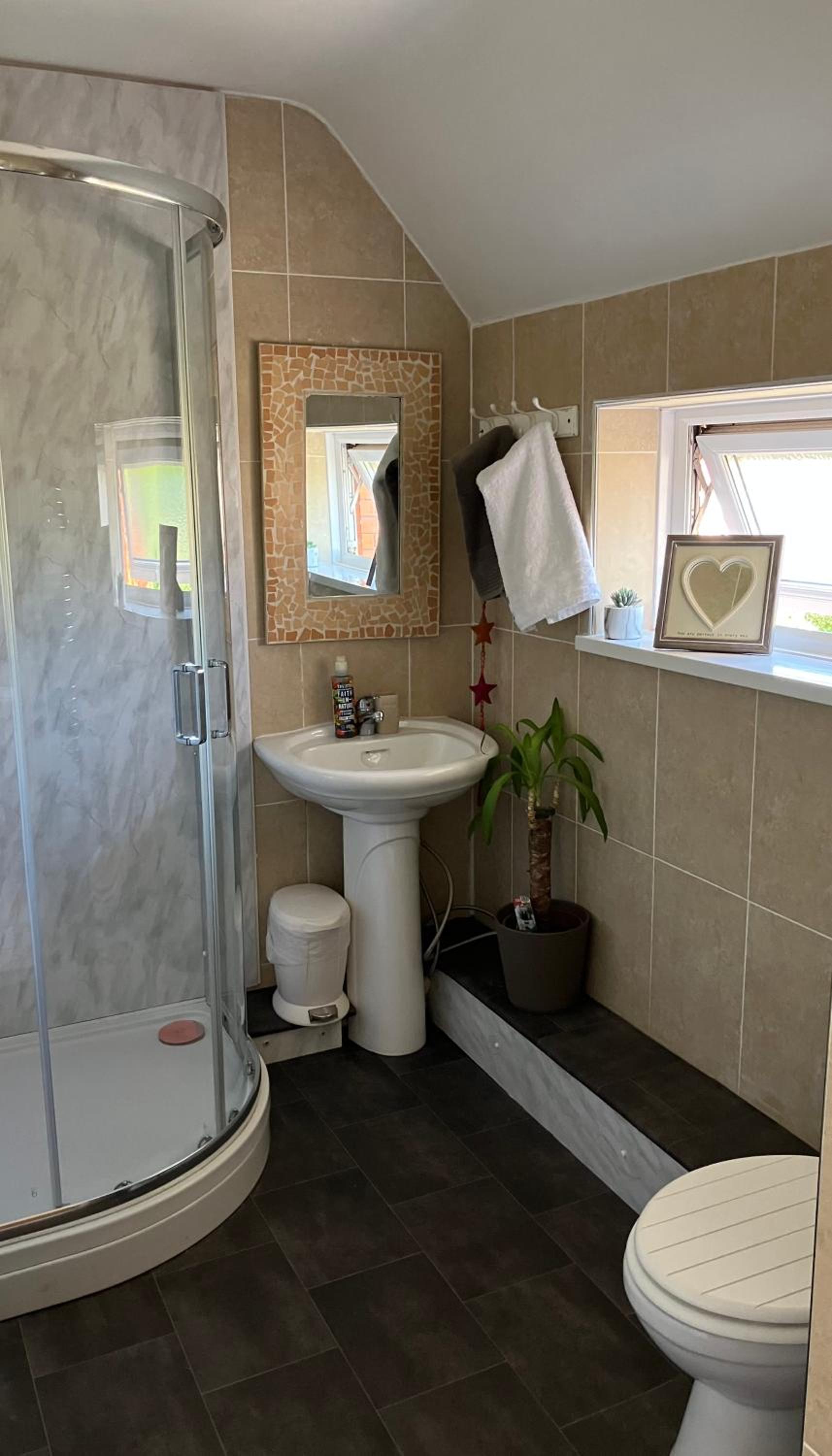 Triple Room with Private Bathroom - Photo 6