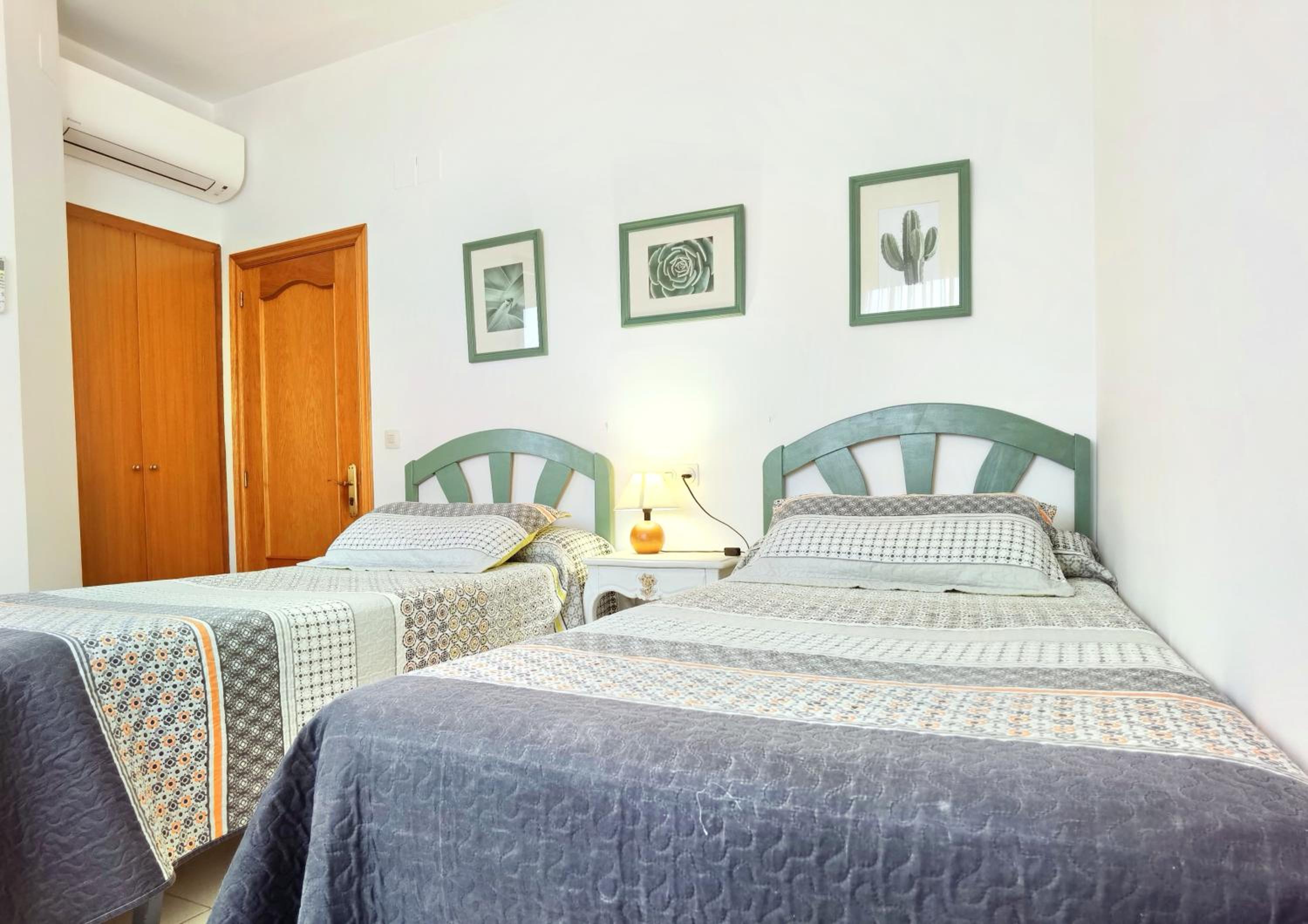 Twin Room - Photo 8