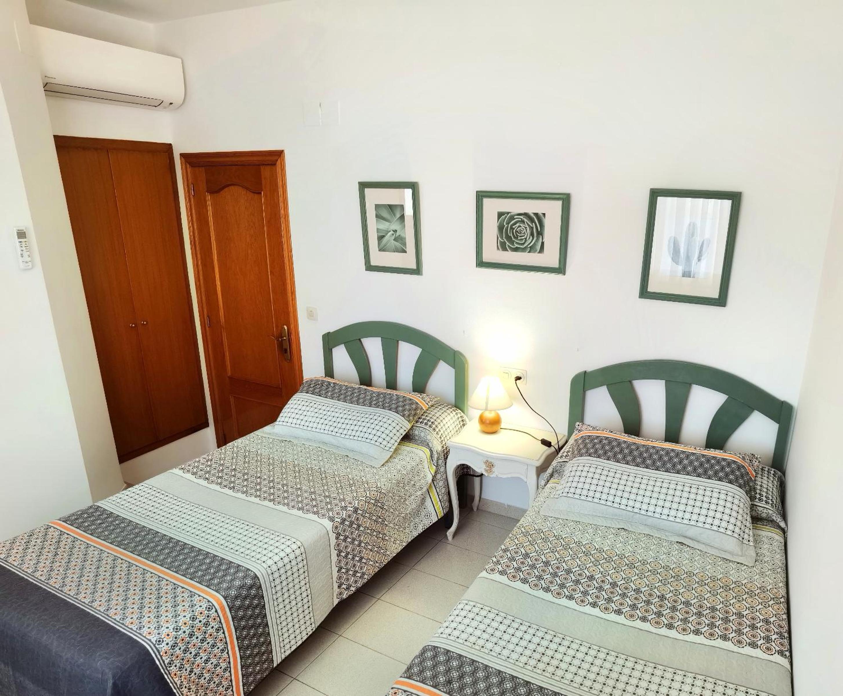 Twin Room - Photo 7