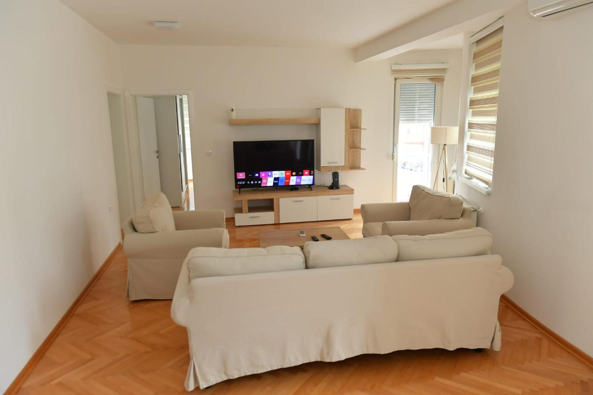 Two-Bedroom Apartment - Photo 7