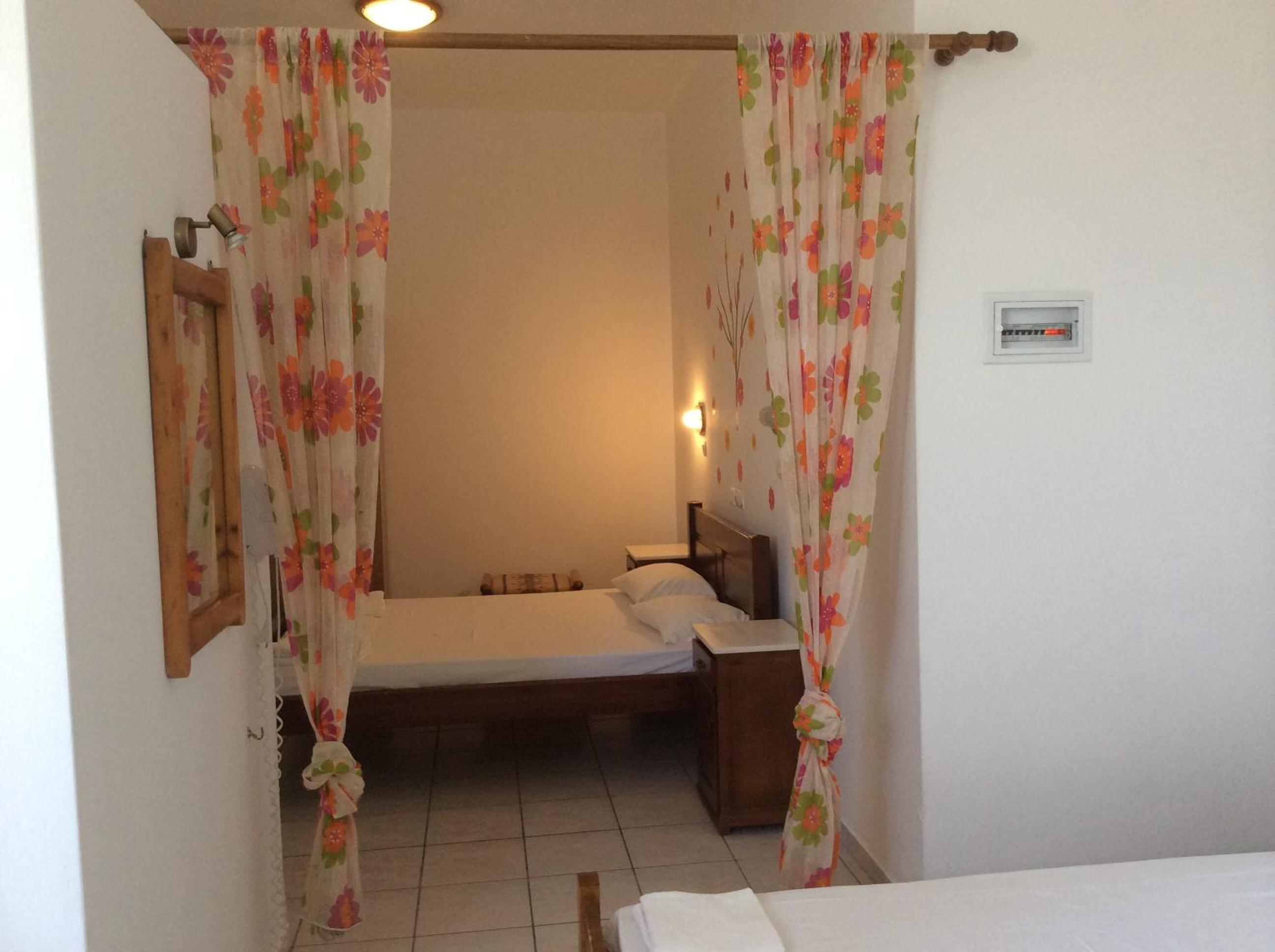 Quadruple Room - Photo 1