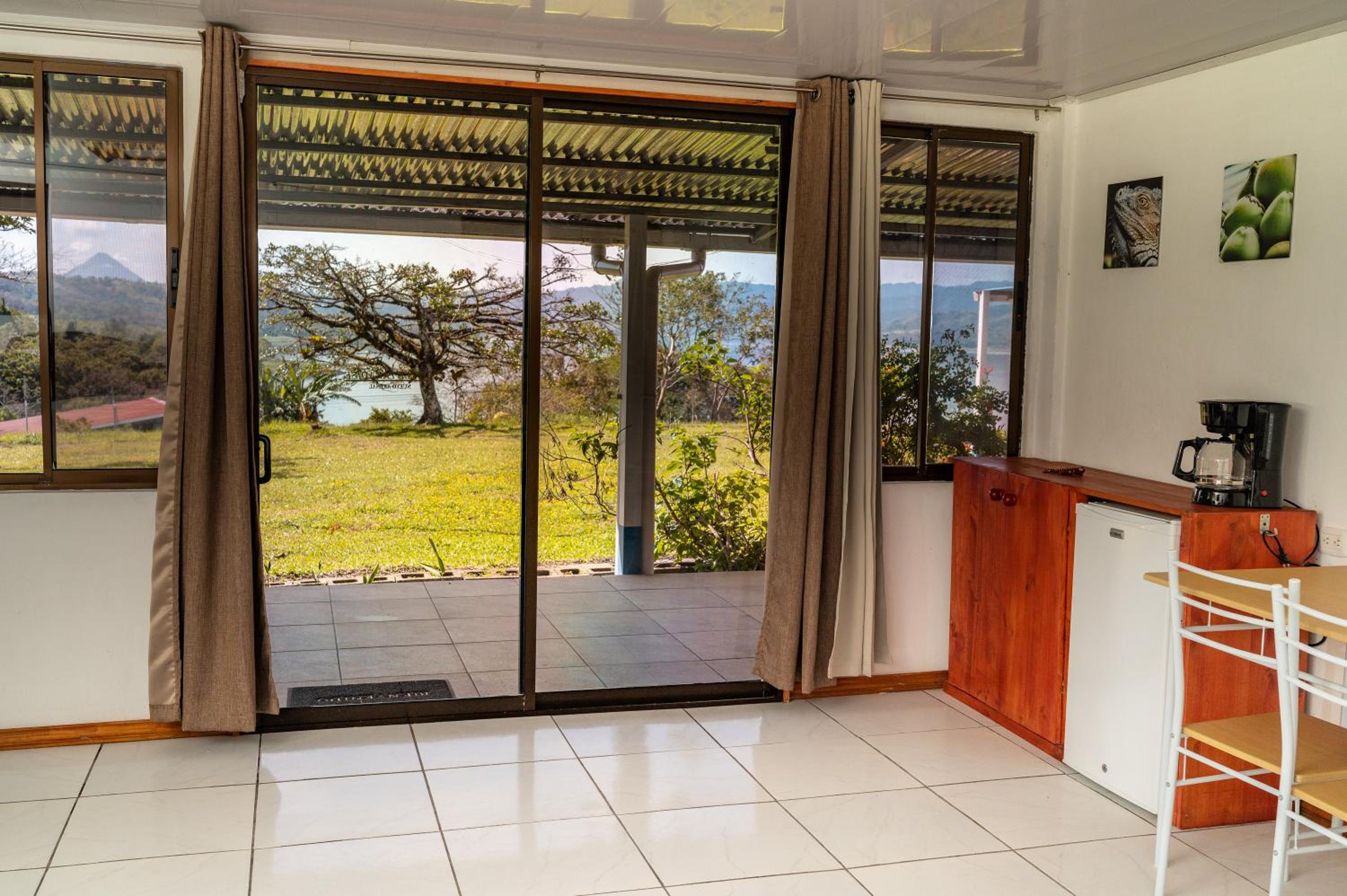 Deluxe Double Or Twin Room With Lake View