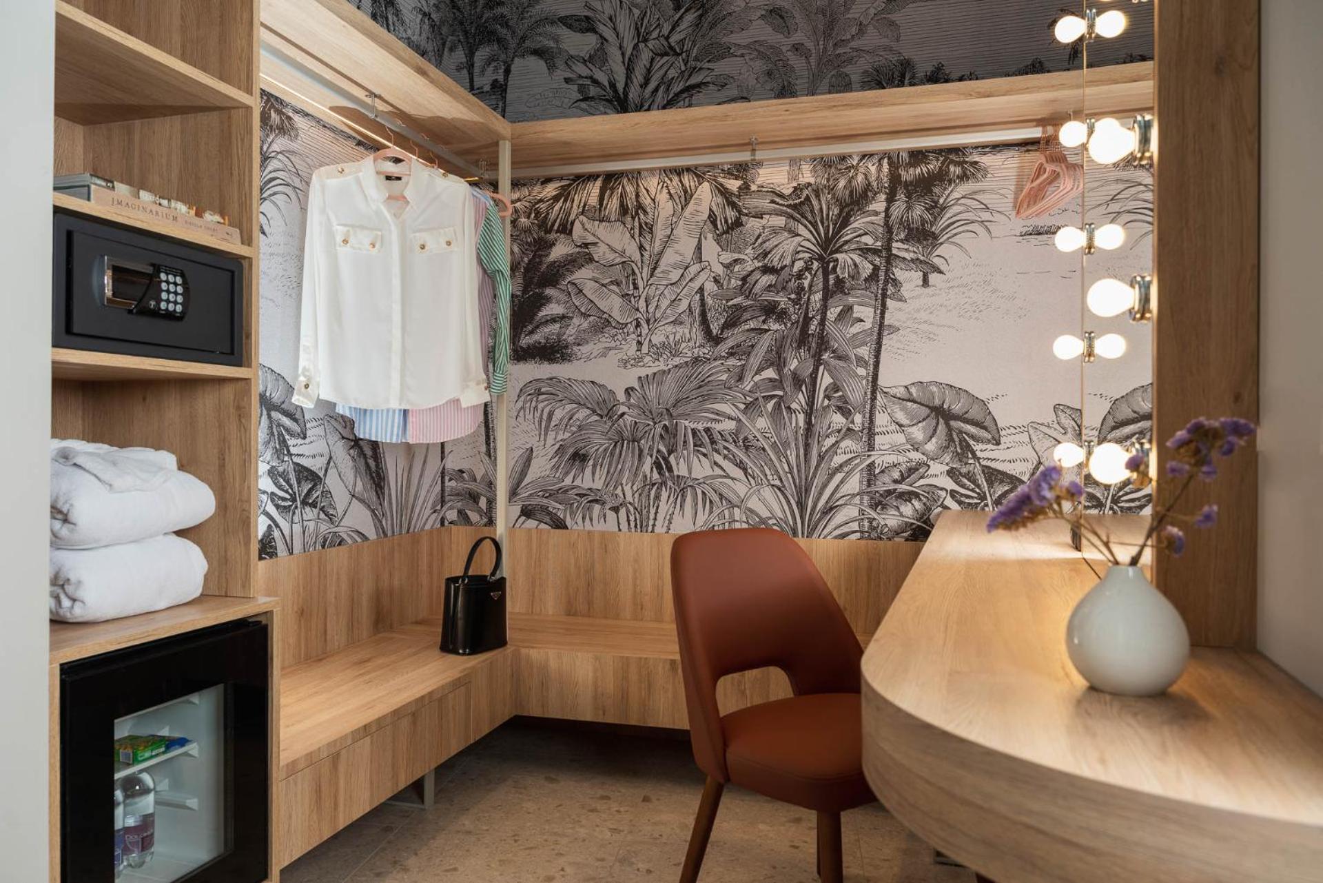 Junior Suite with Balcony photo 1