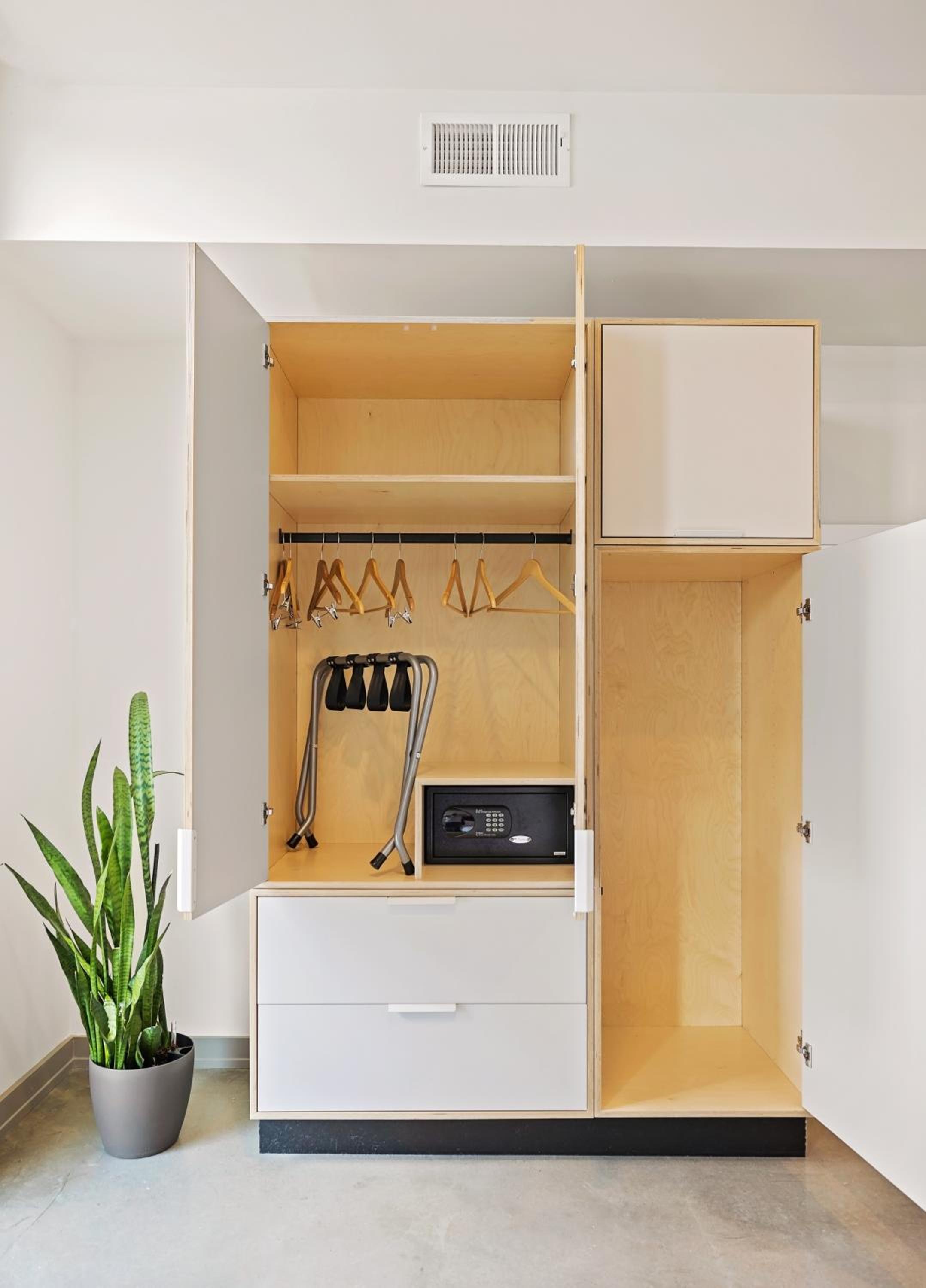 Two Bedroom Apartment  - Photo 3