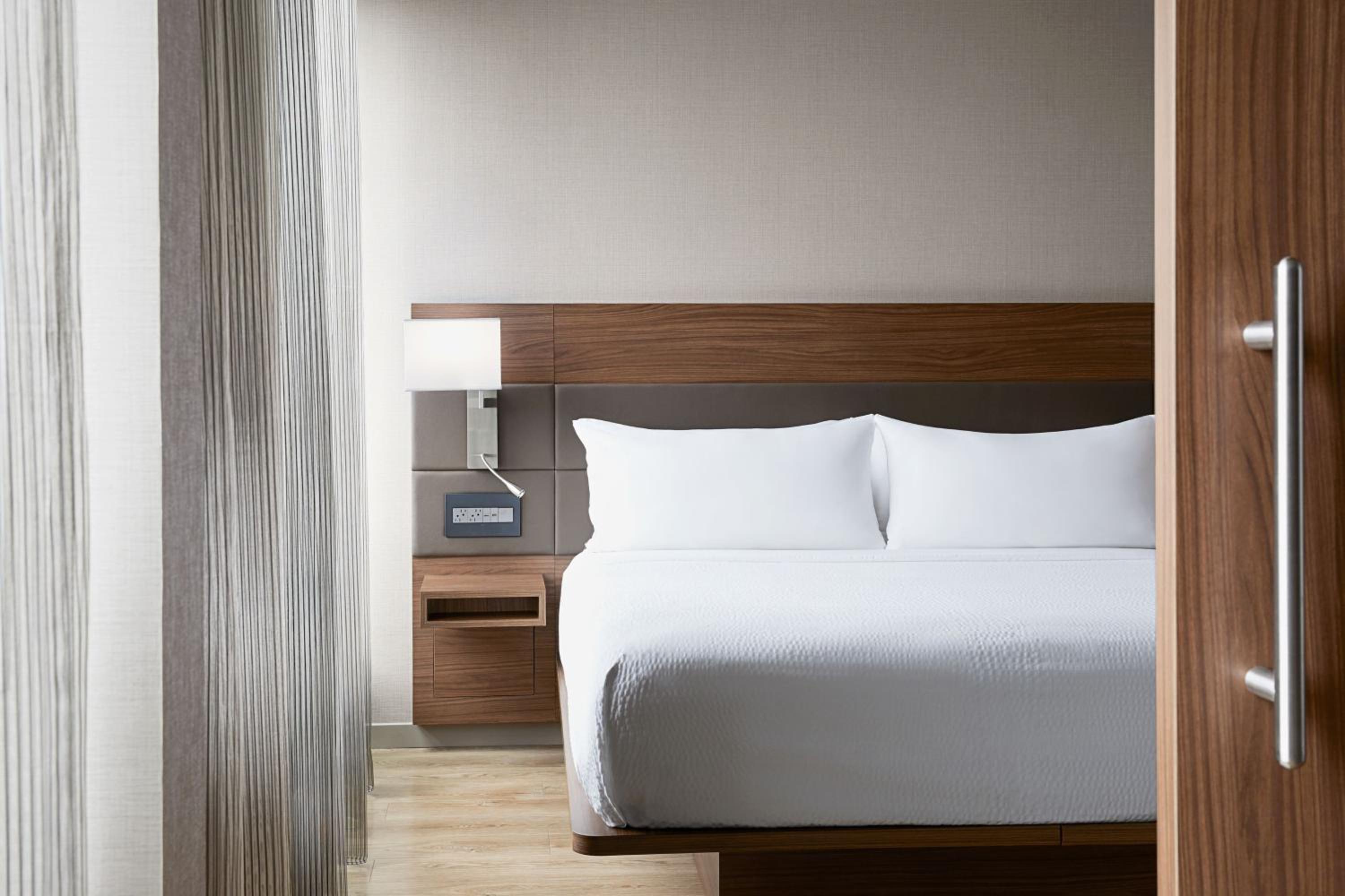 King Suite with Sofa Bed - Hearing Accessible
