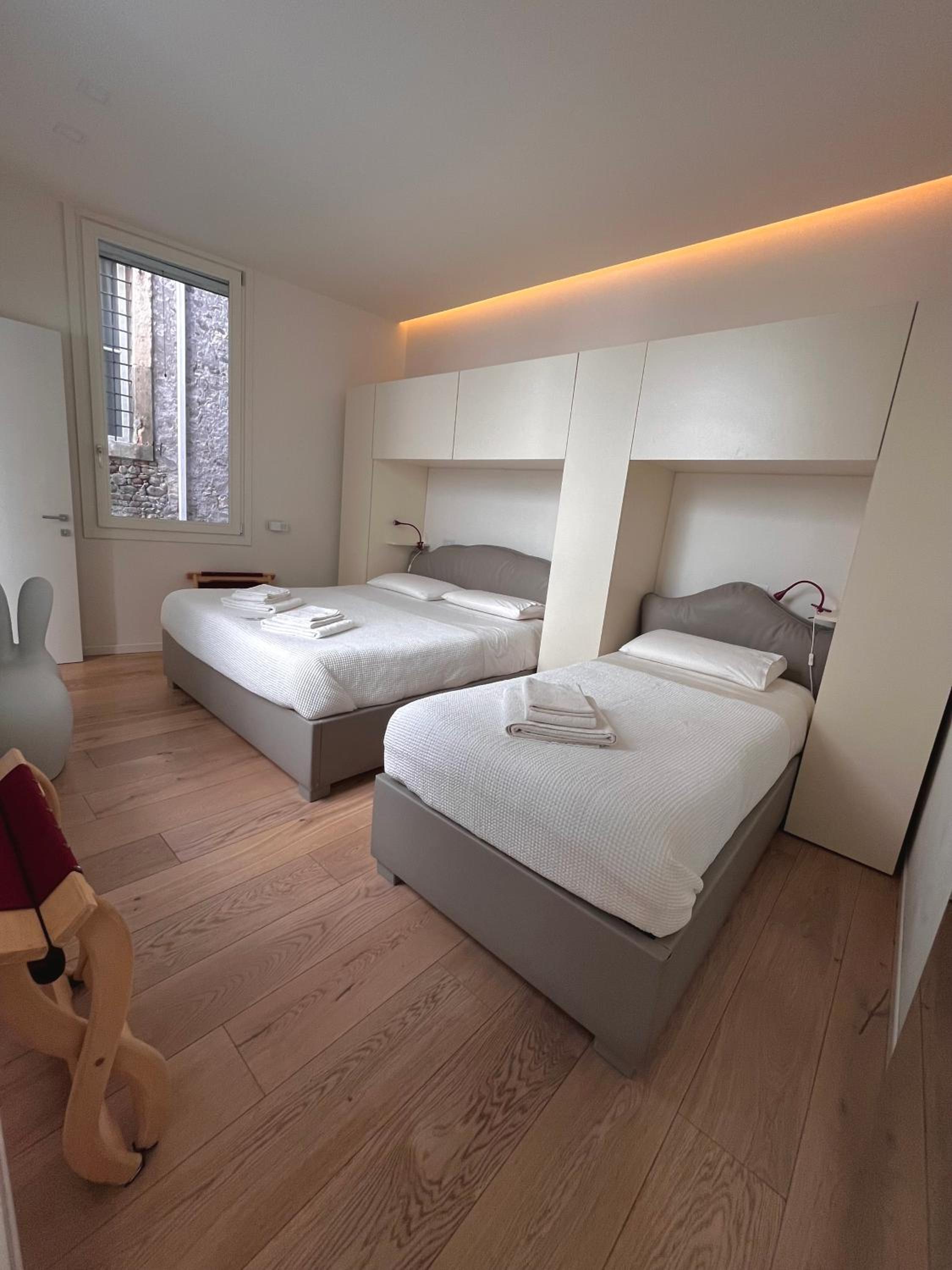 Triple Room with Private Bathroom - Photo 6