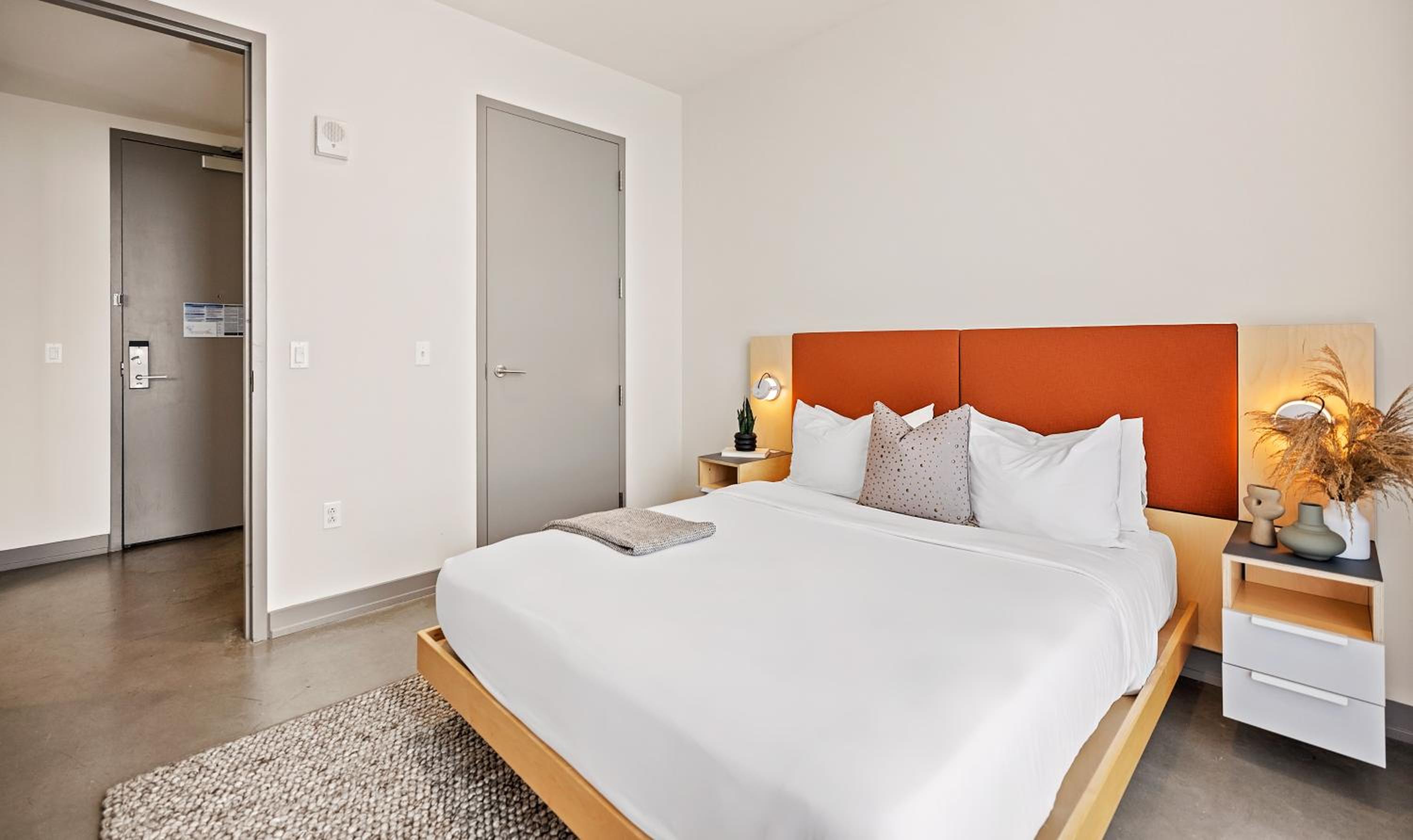 Premium Two Bedroom Apartment - Photo 18