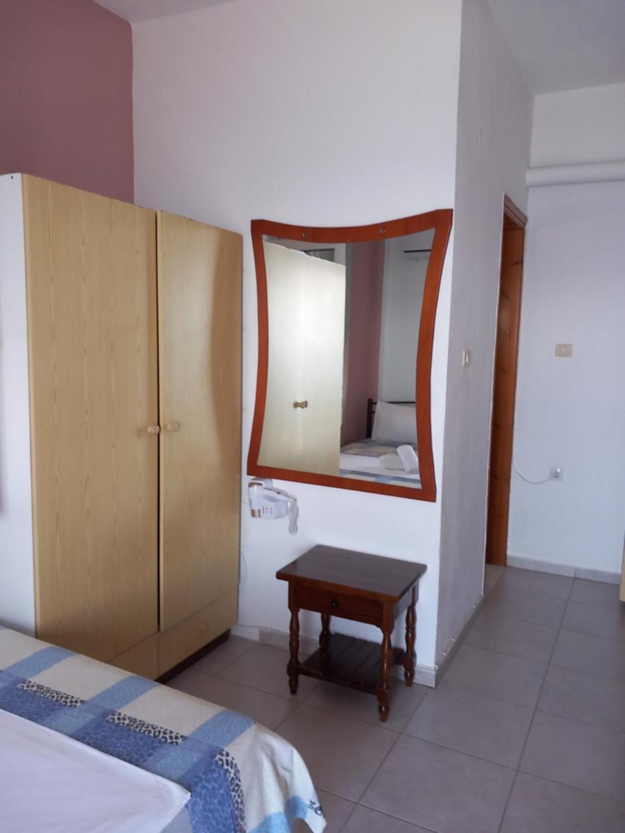 Standard Triple Room with Sea View - Photo 35