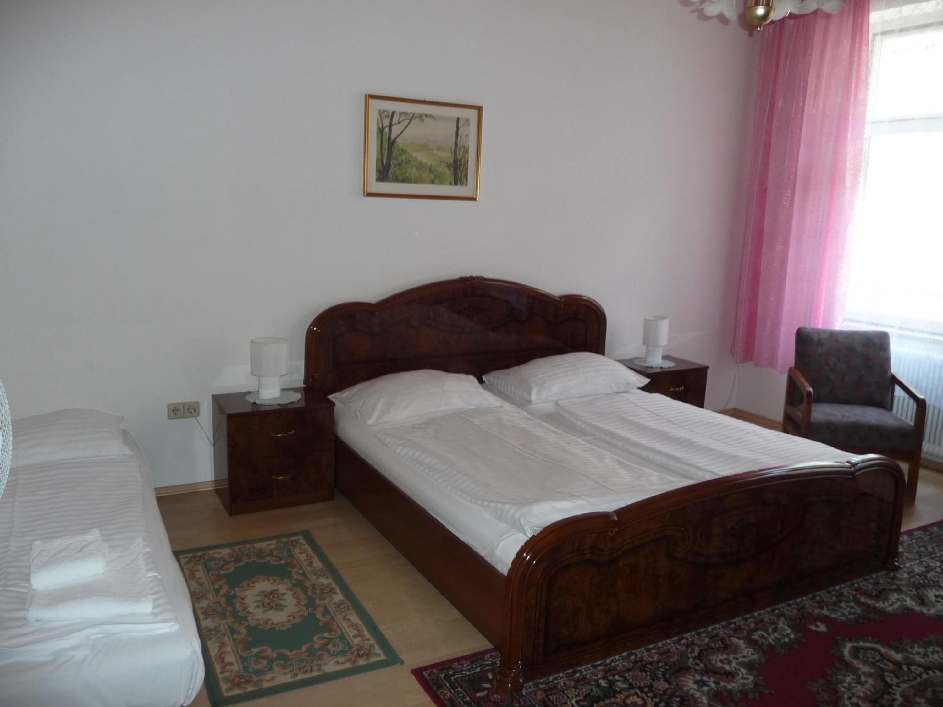 Apartment (3 Adults)