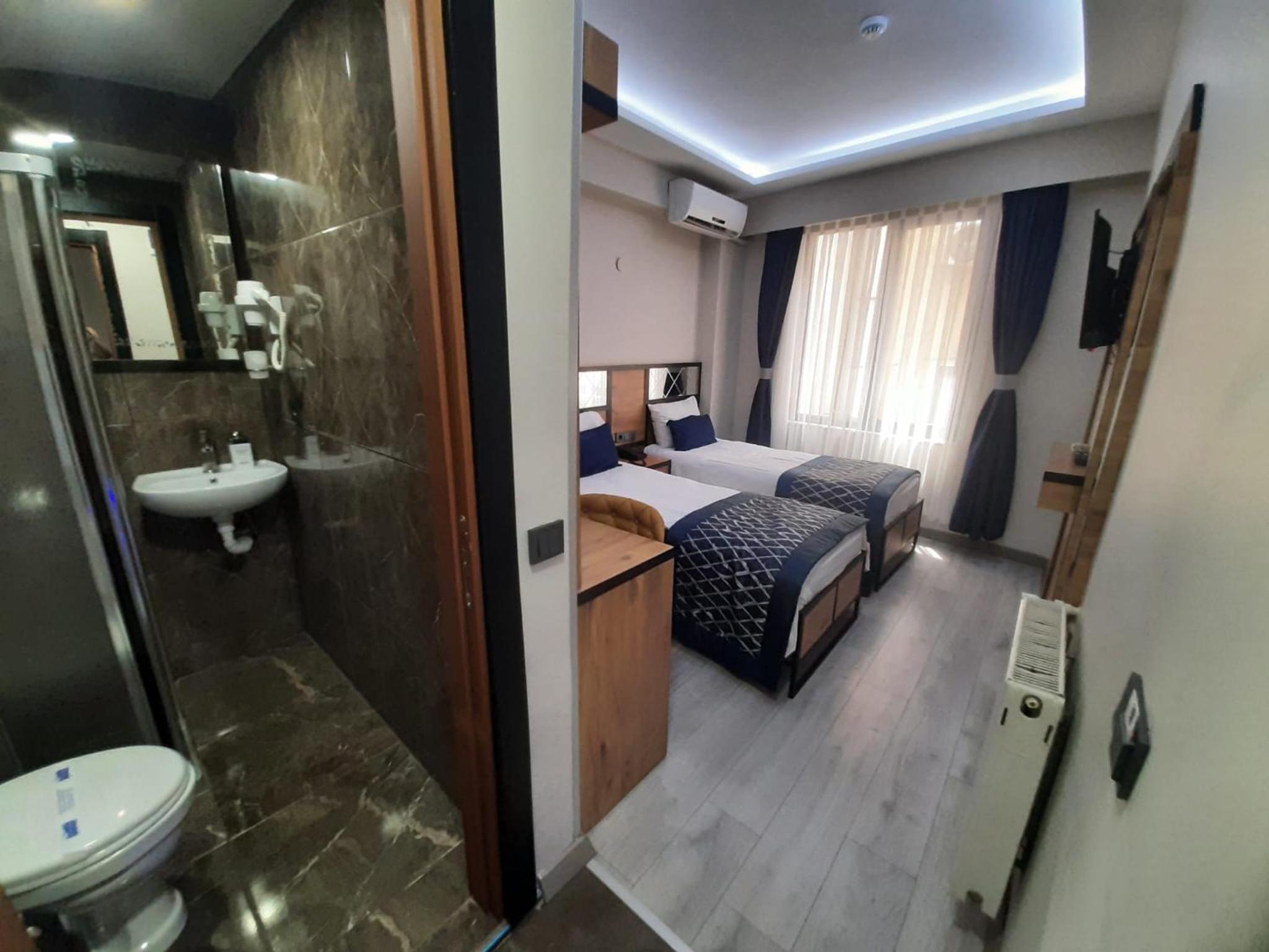 Standard Double Room photo 3