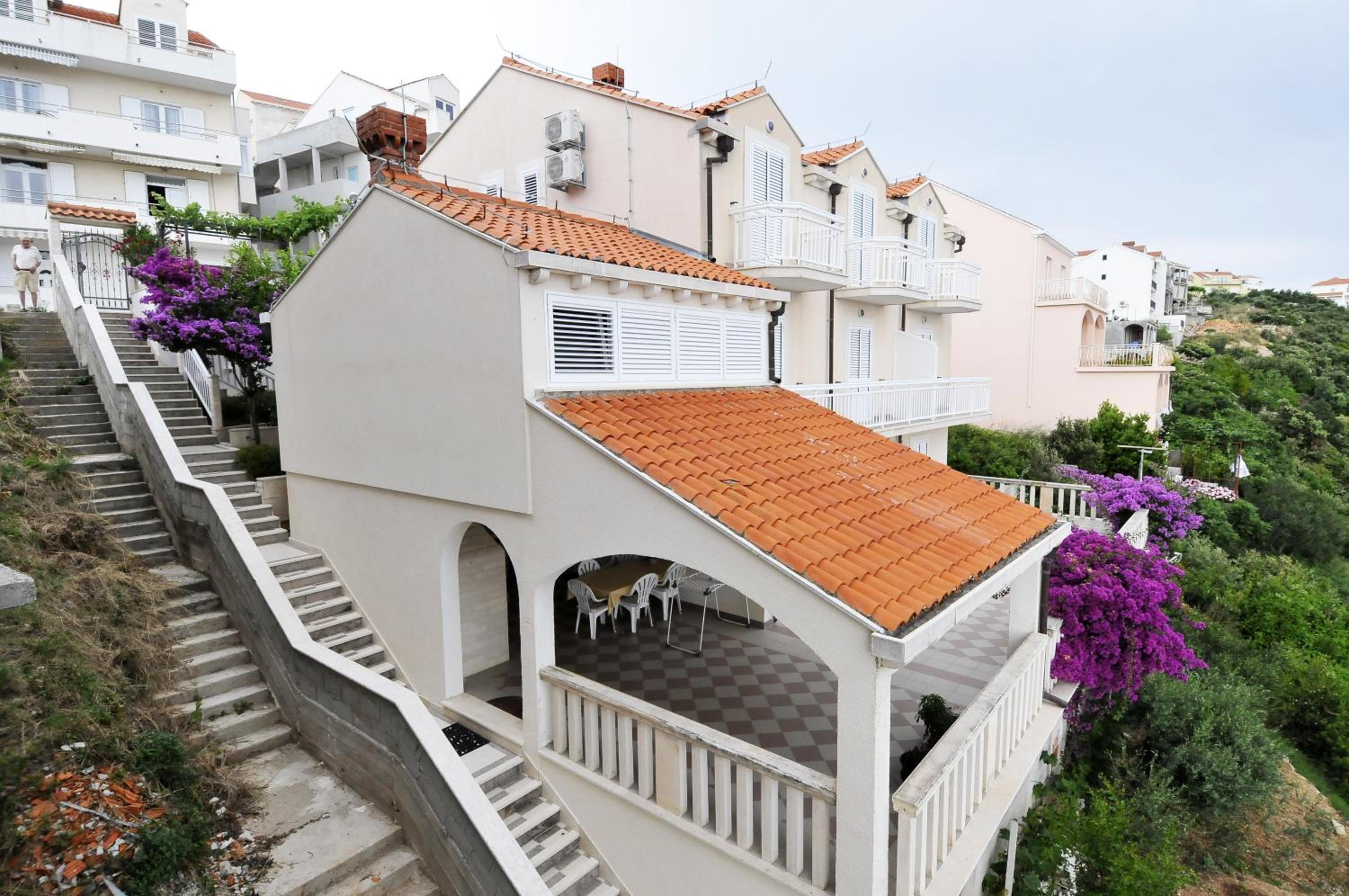 One-Bedroom Apartment with Balcony and Sea View 2 photo 1