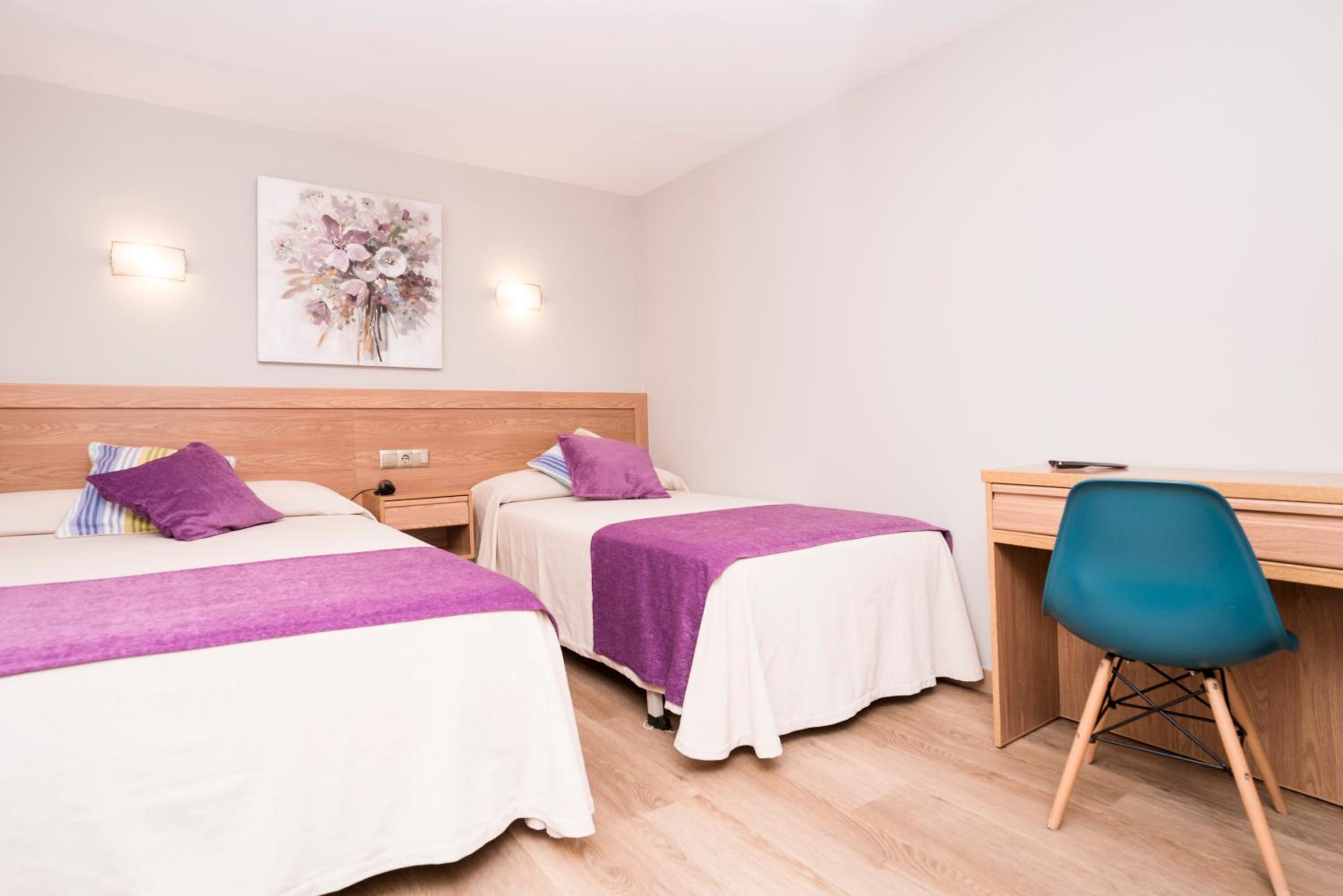 Double Room with Extra Bed photo 3