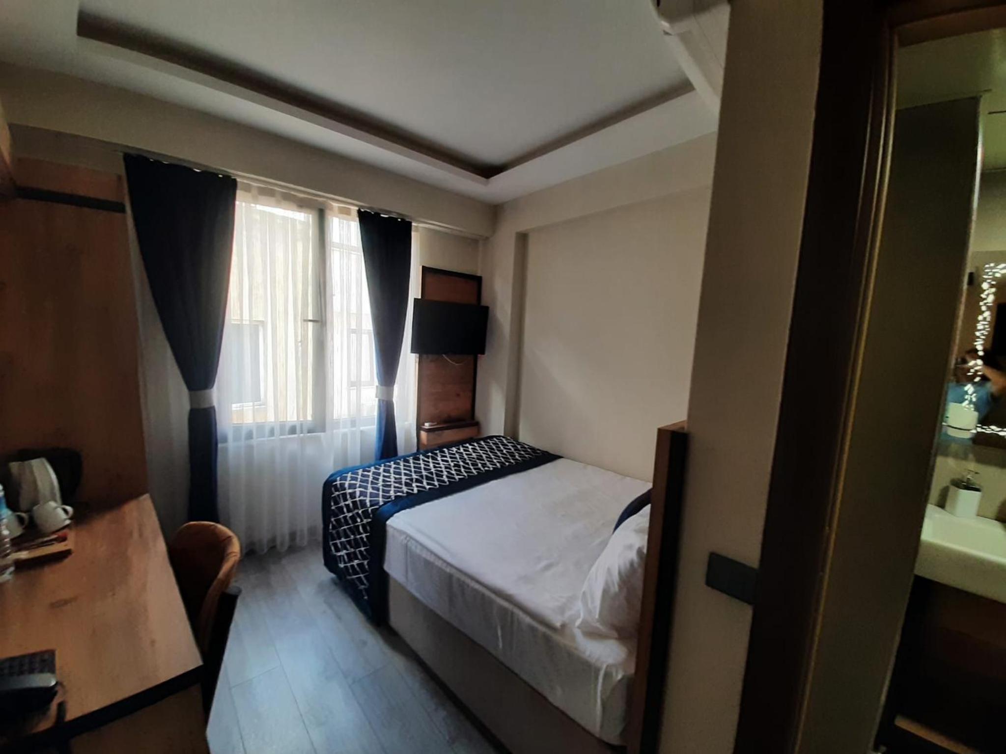 Deluxe Double Room photo 2