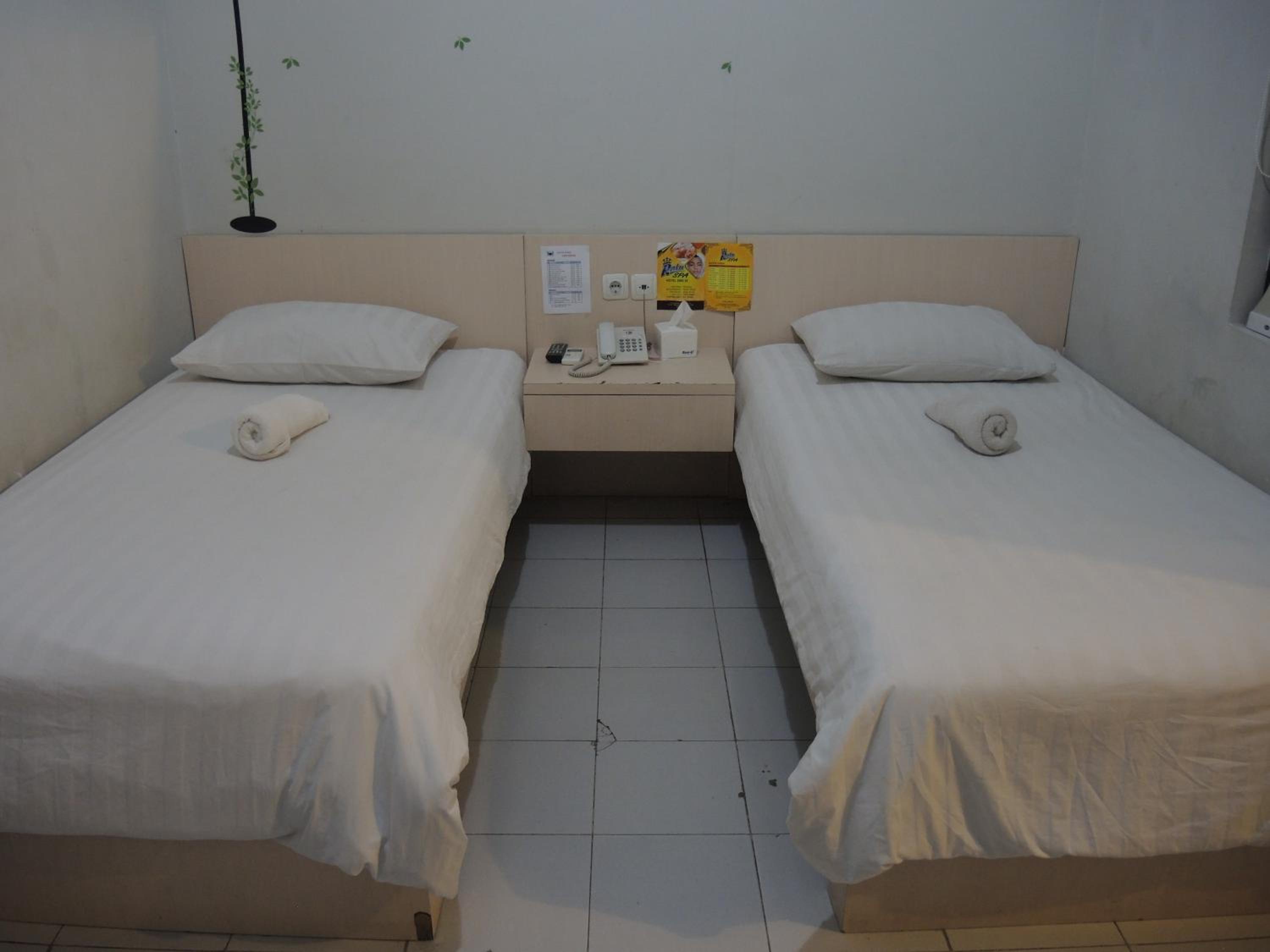 Standard Double or Twin Room - Photo 6