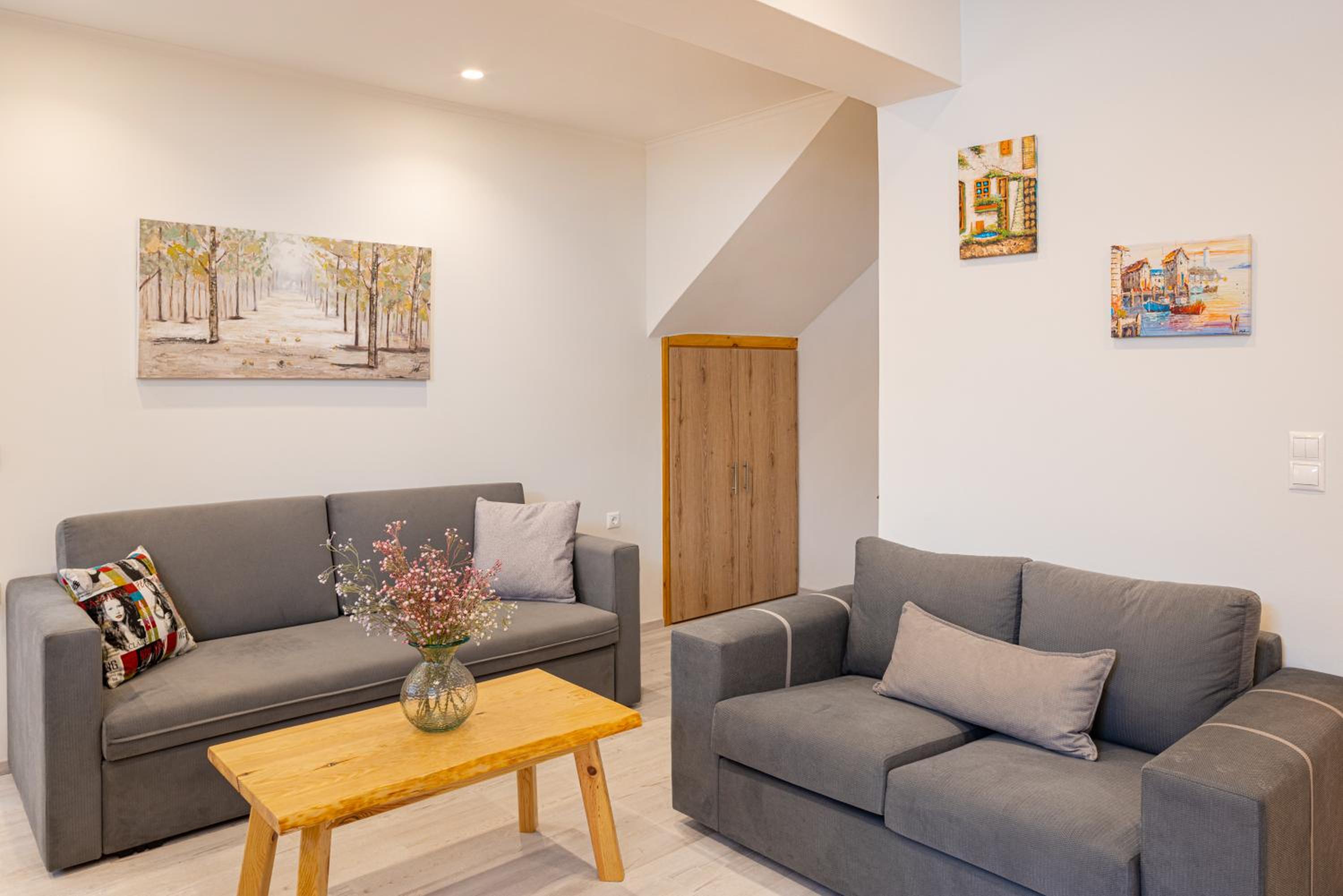 One-Bedroom House photo 1