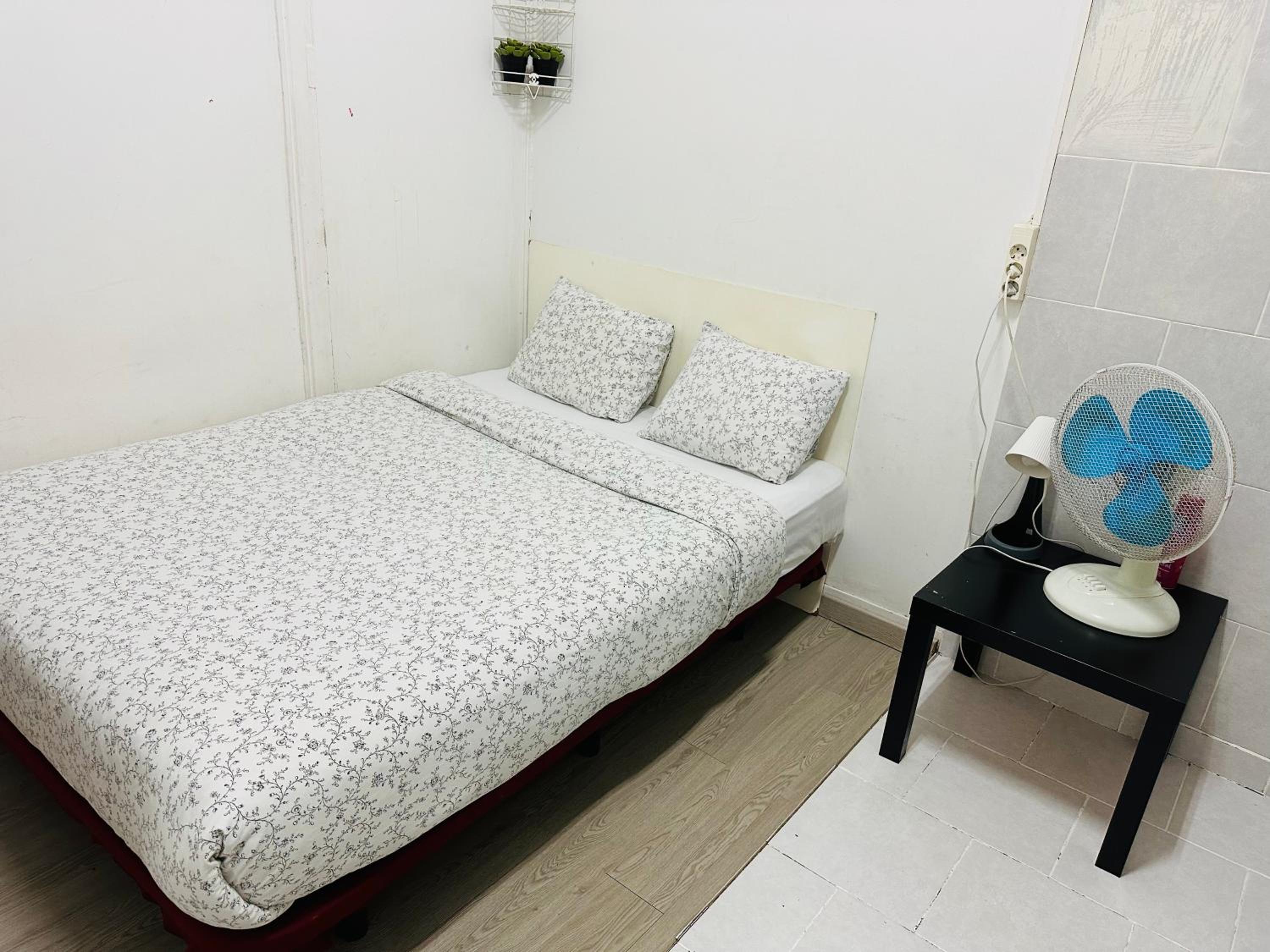 Budget Double Room - Photo 4