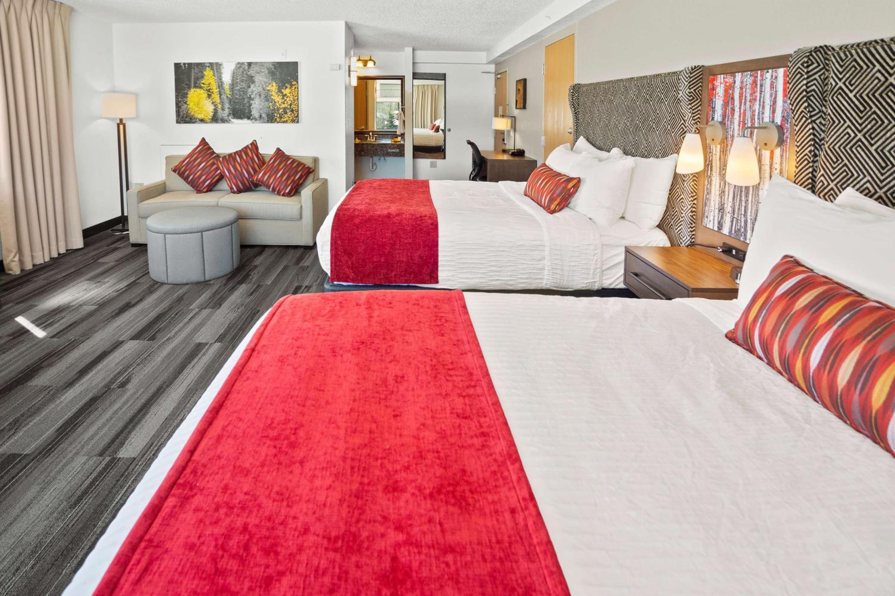 Queen Suite with Two Queen Beds - Non-Smoking - Photo 2