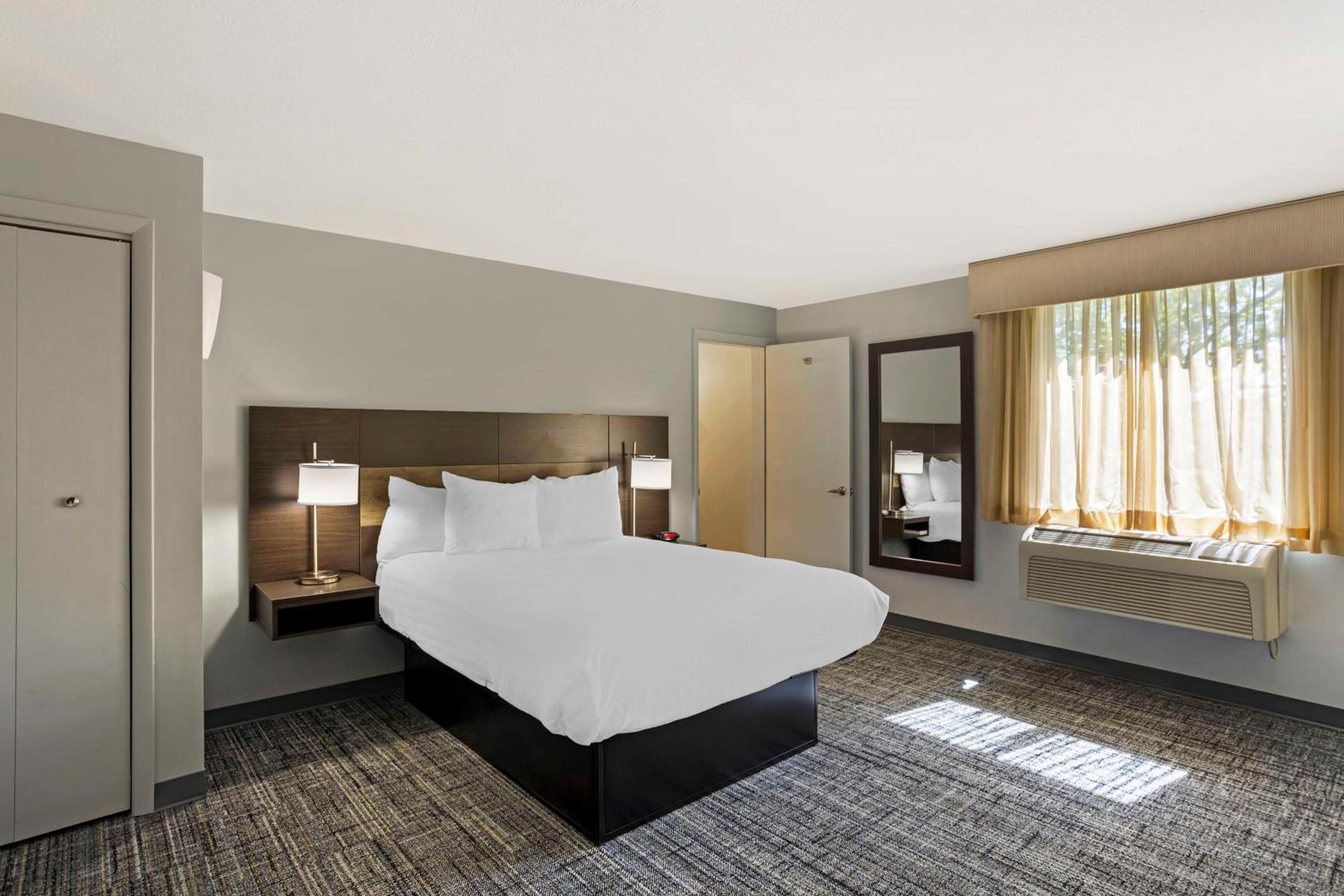 Queen Room