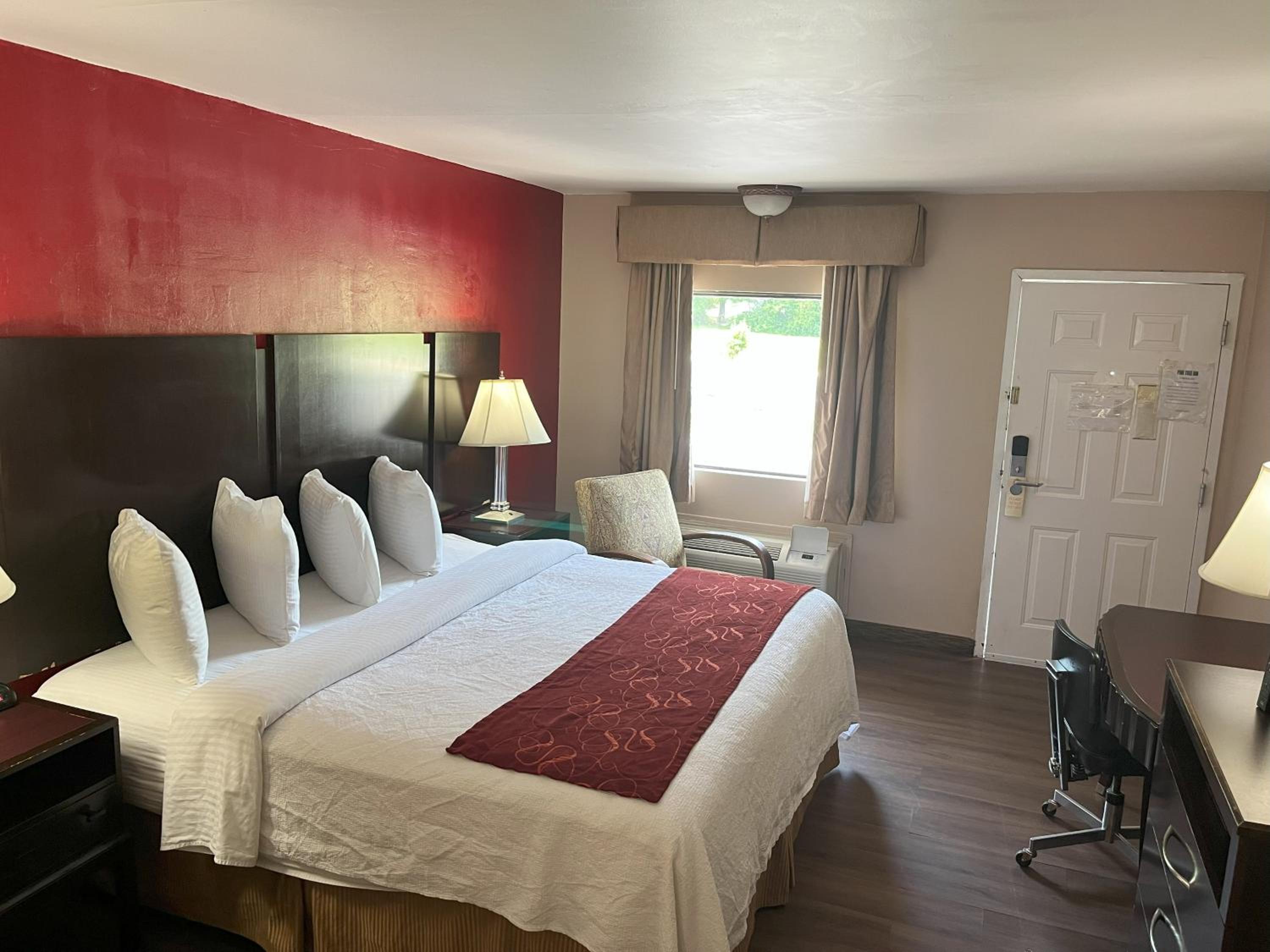 Pinetree Inn, Billede 6