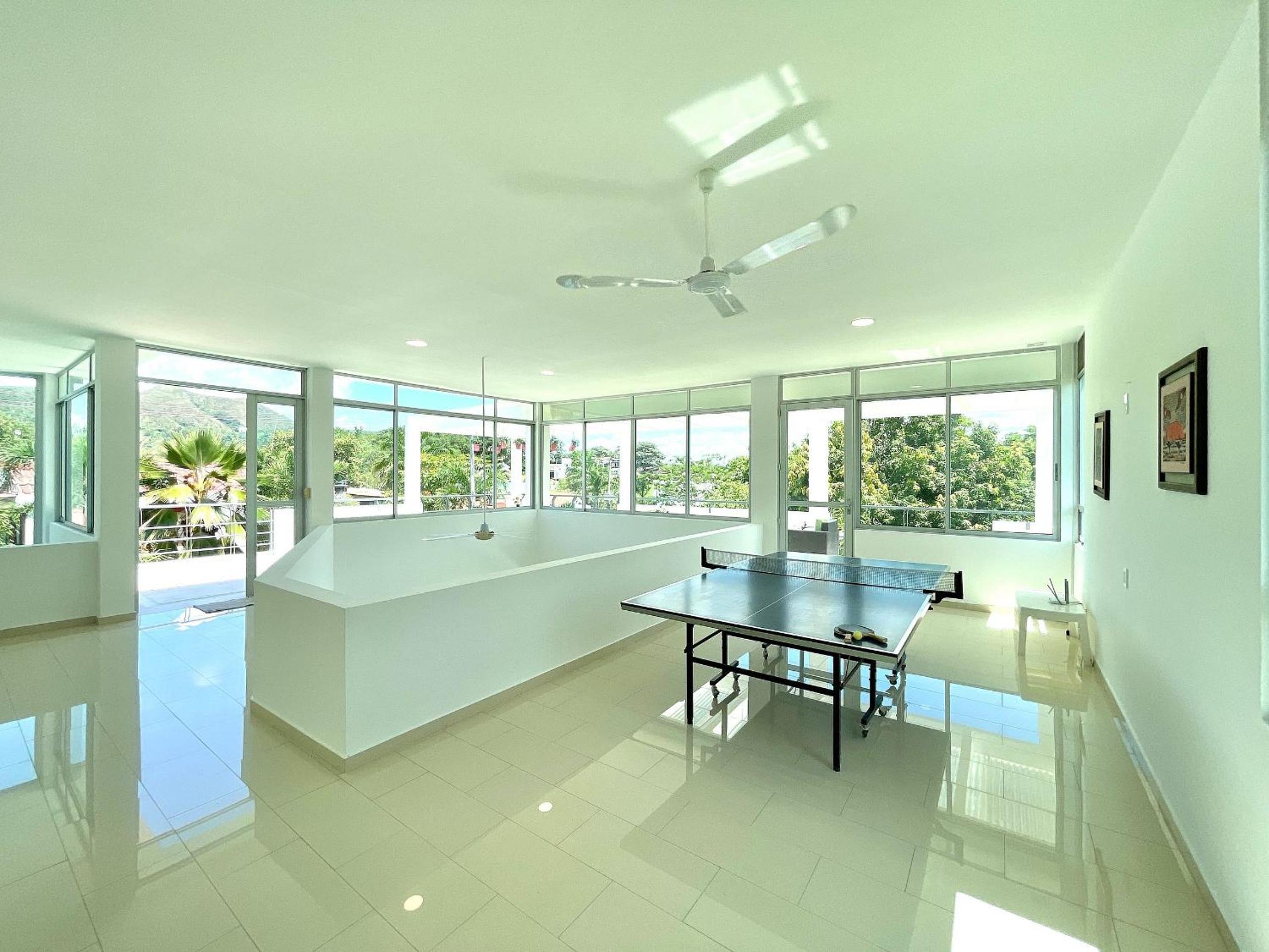 Three-Bedroom House photo 3