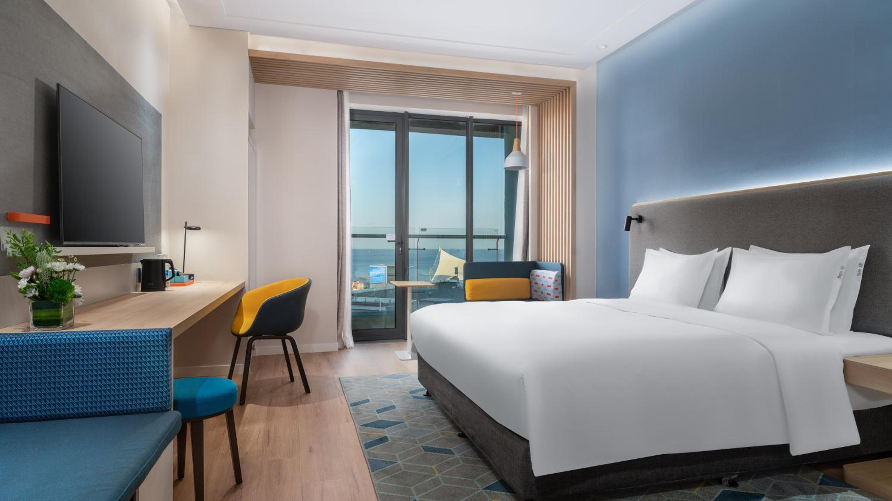 Large King Room with Sea View photo 1