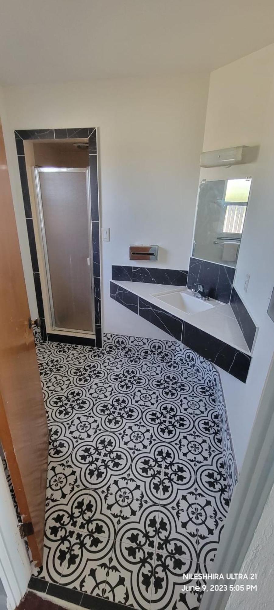 Queen Room - Photo 2