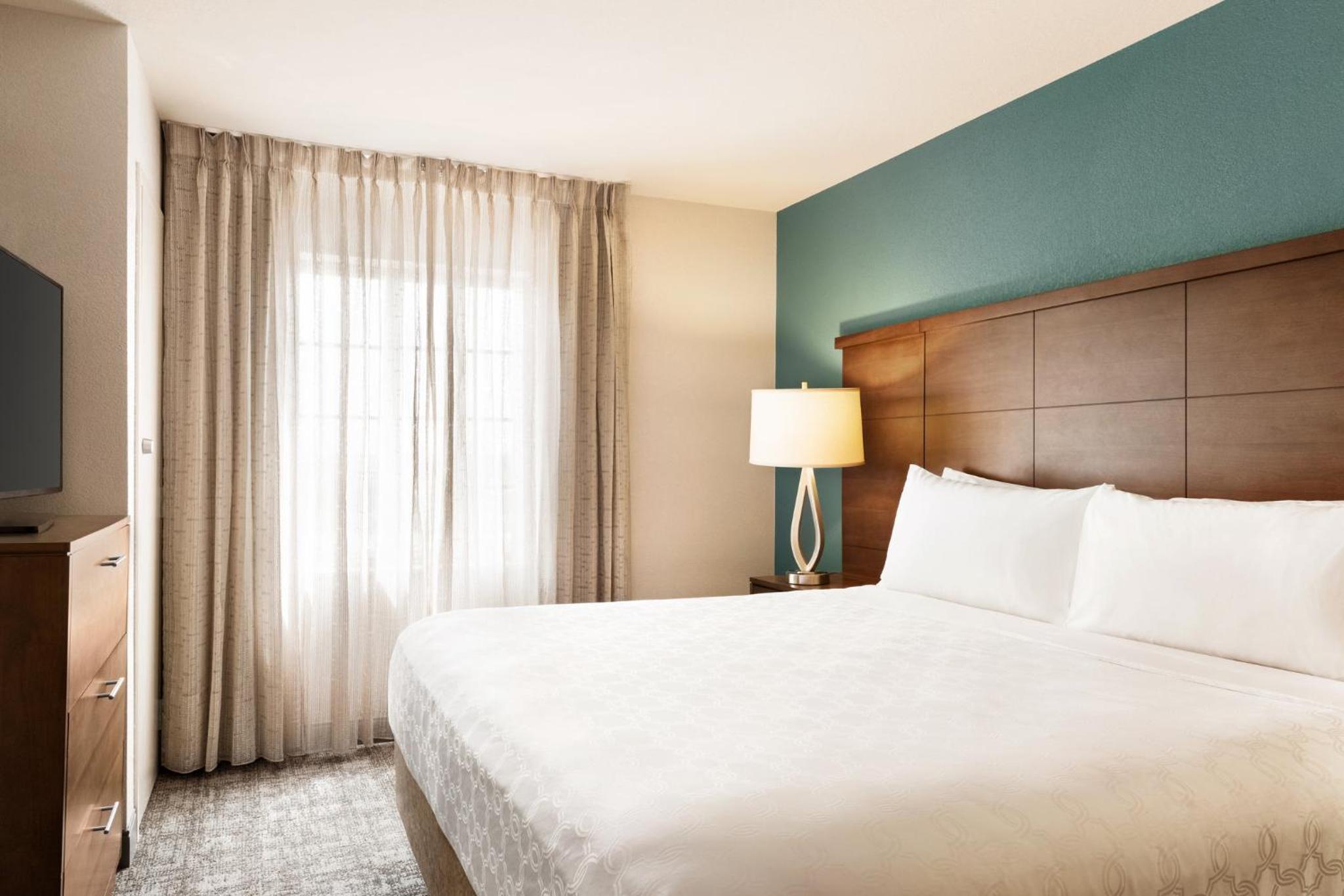 One-Bedroom King Suite - Photo 6