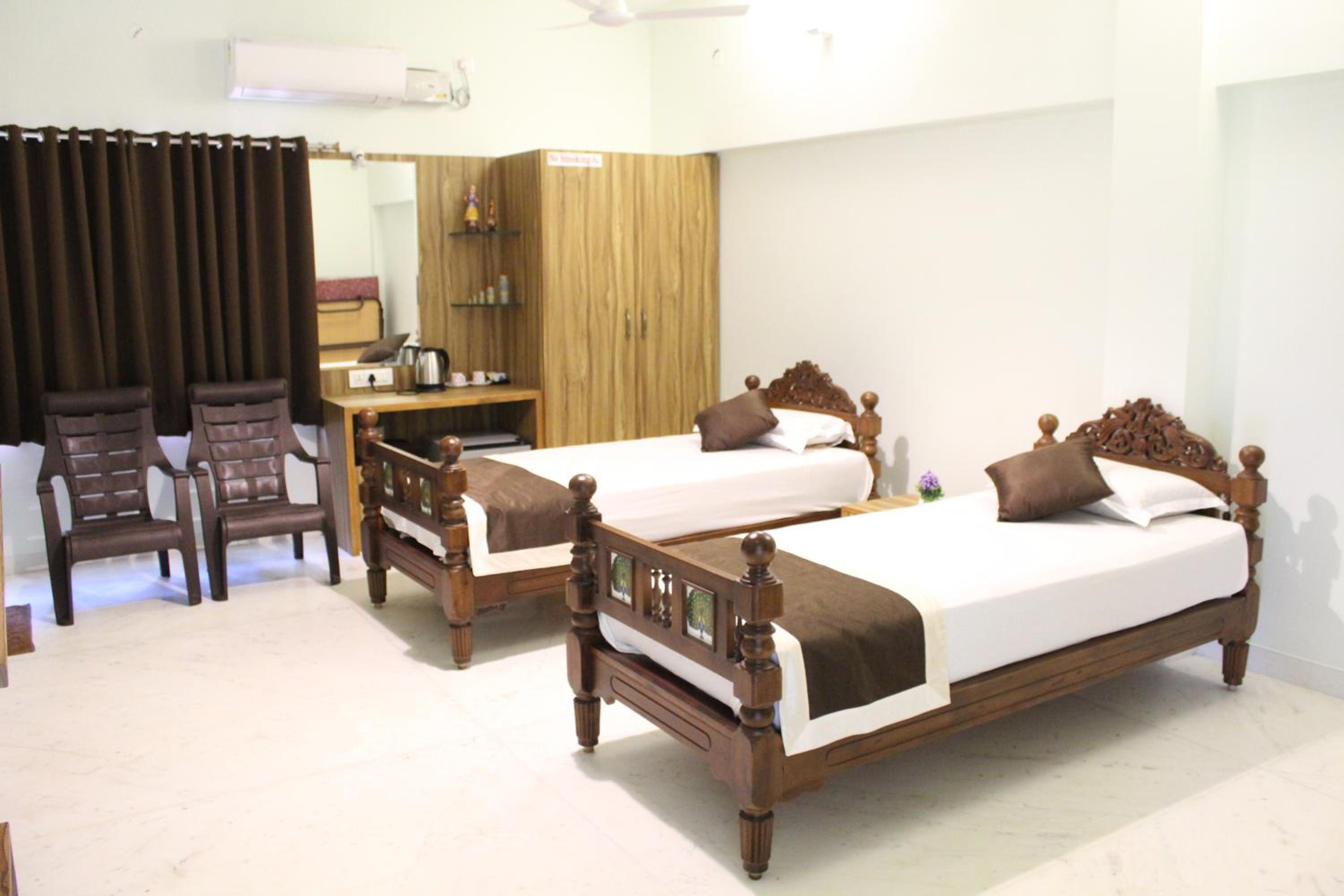 Deluxe Double or Twin Room photo 1