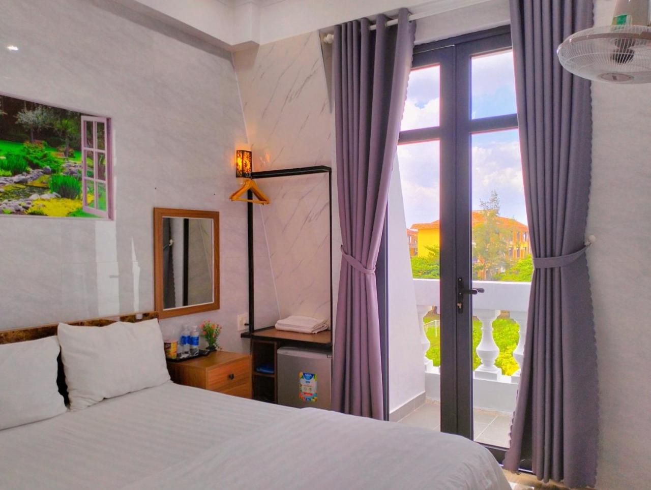 Double Room with Balcony (2 Adults + 1 Child) photo 1