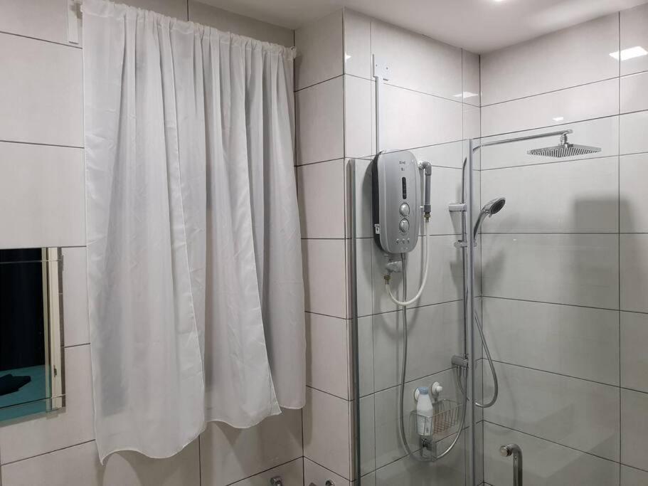 Three-Bedroom Apartment photo 2