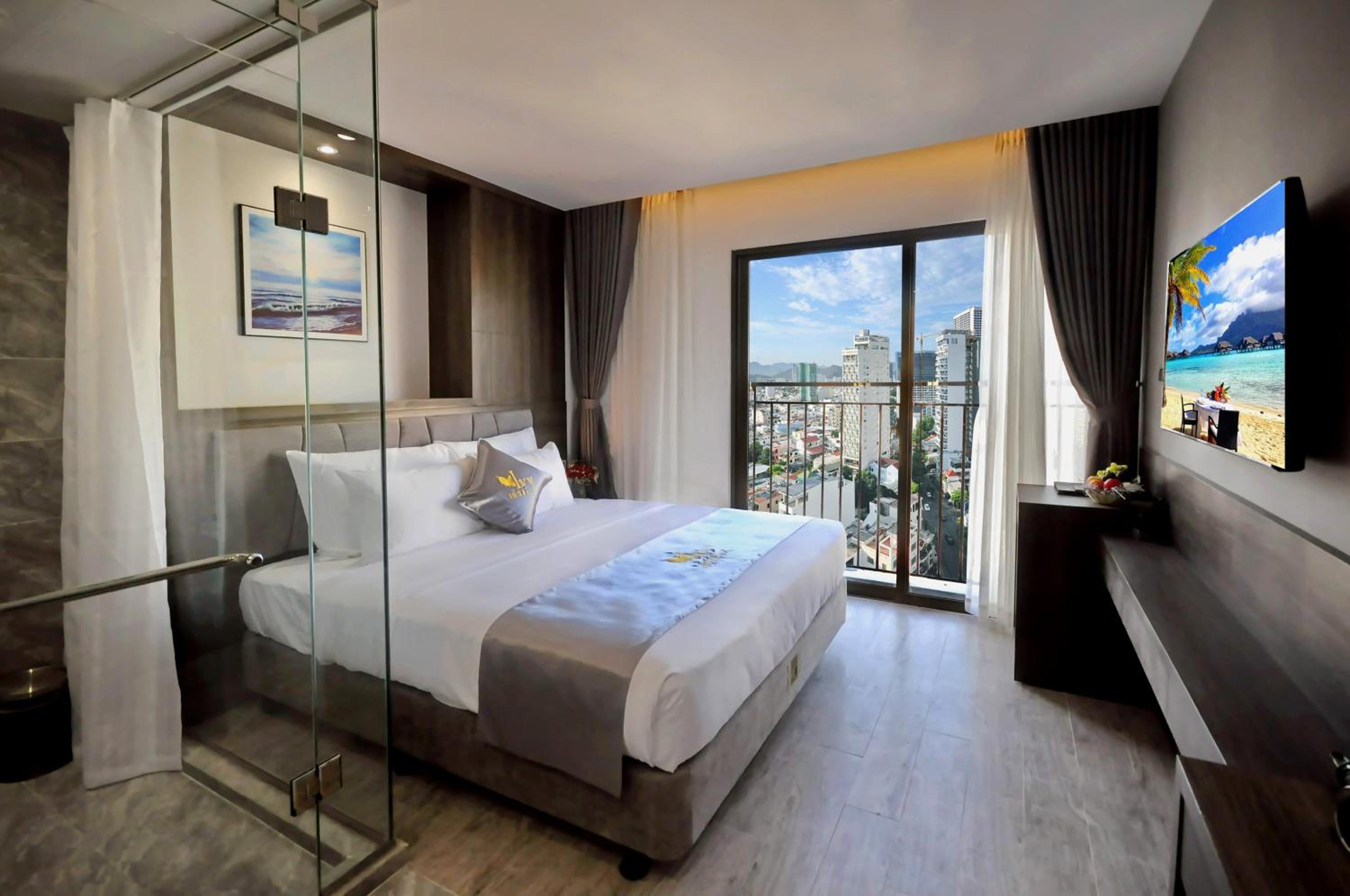 Deluxe Double or Twin Room with City View - Photo 6
