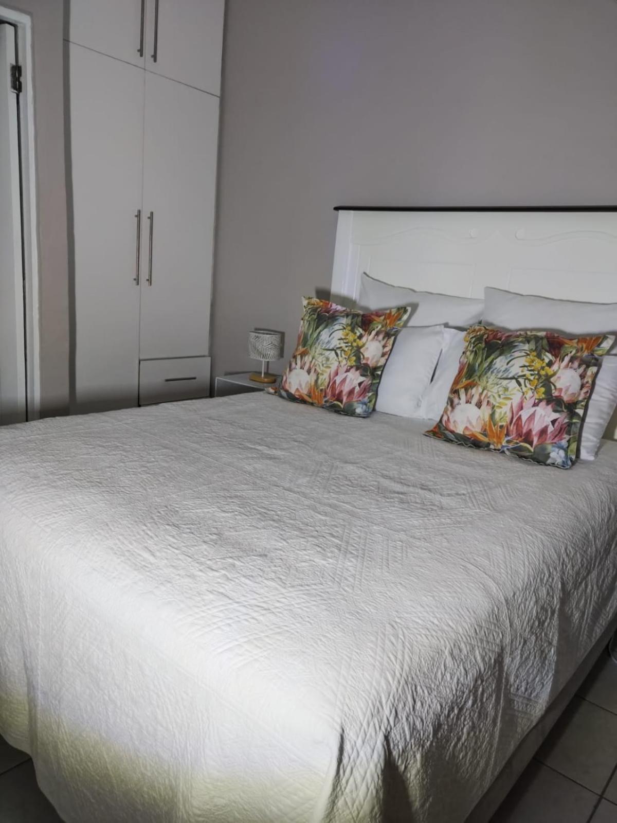 One-Bedroom Apartment - Photo 4