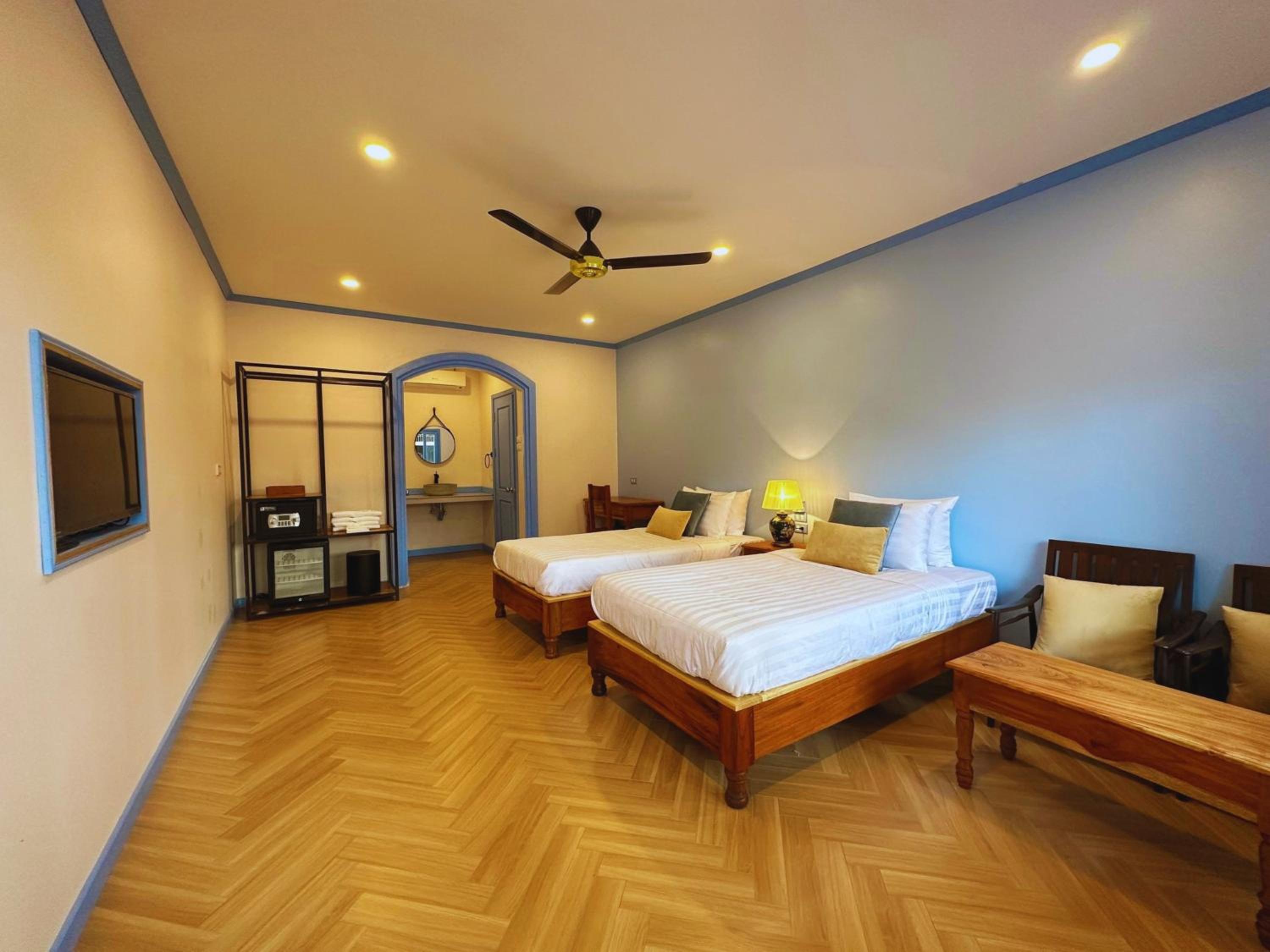 Deluxe Twin Room - Photo 2