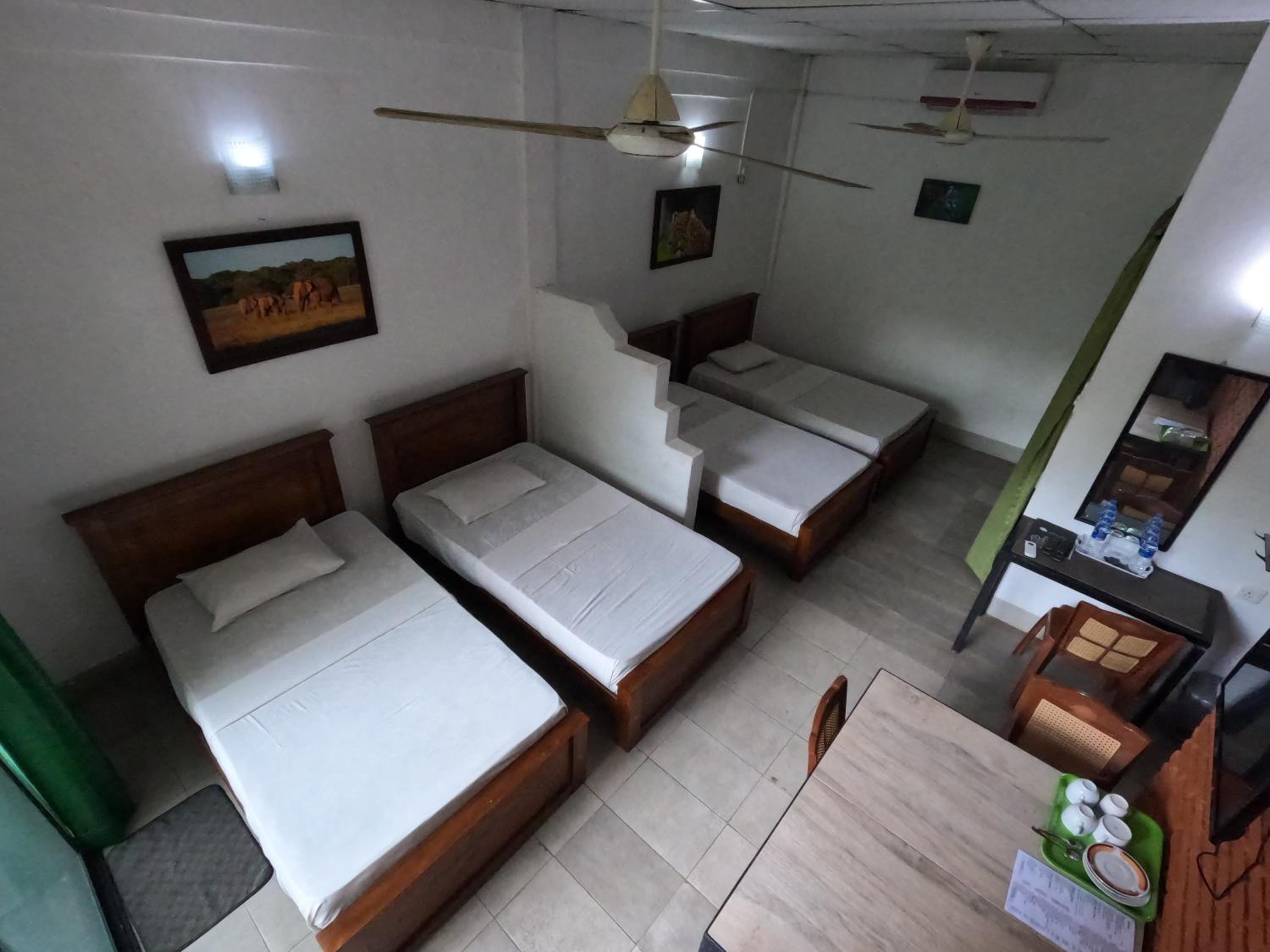 Deluxe Quadruple Room photo 2