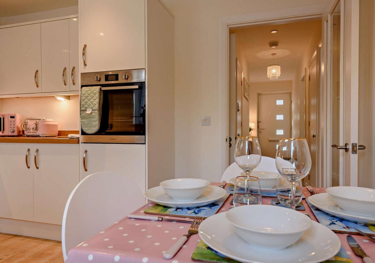 Two-Bedroom House photo 2