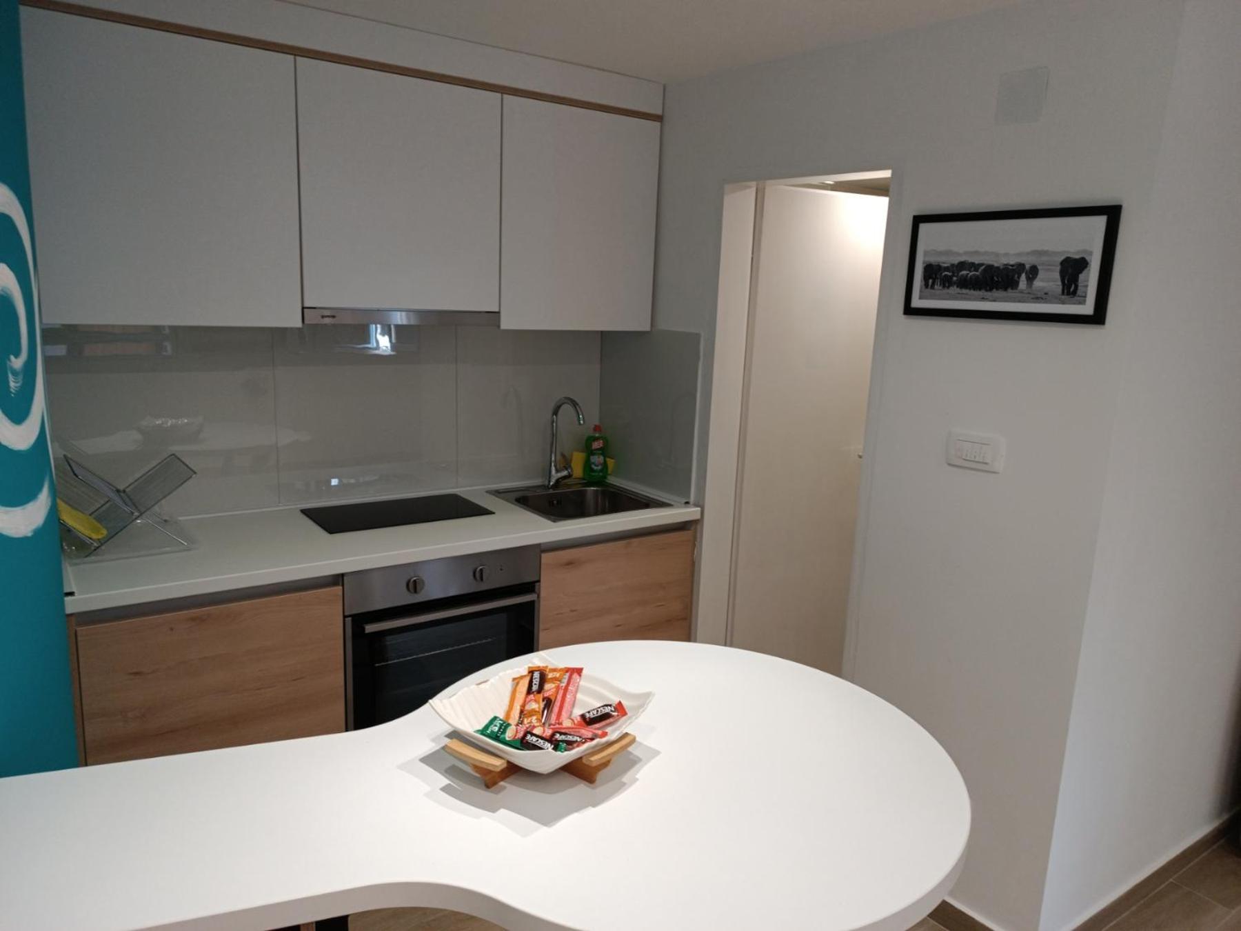 One-Bedroom Apartment photo 2