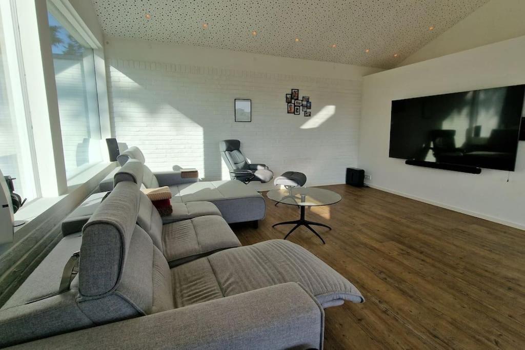 Villa photo 1